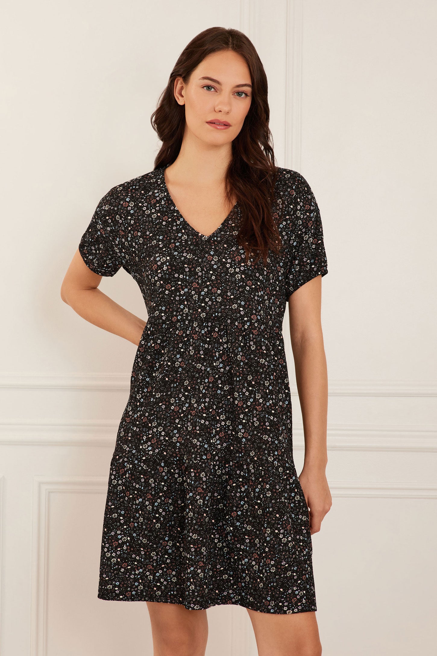 Robe manches courtes ballon volants étagés - Femme && NOIR/MULTI