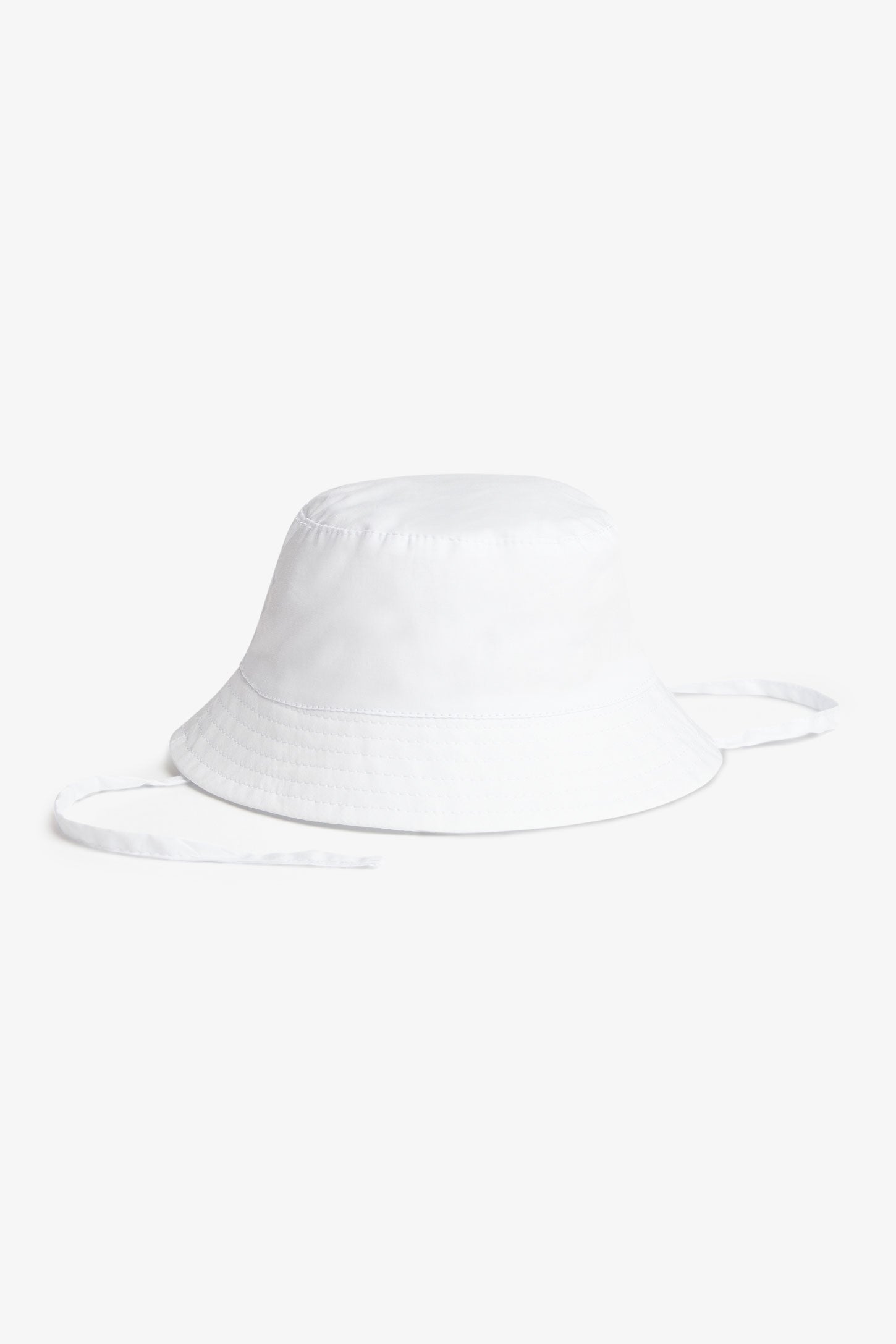 Chapeau cloche à cordons, 2/15$ - Bébé fille && BLANC
