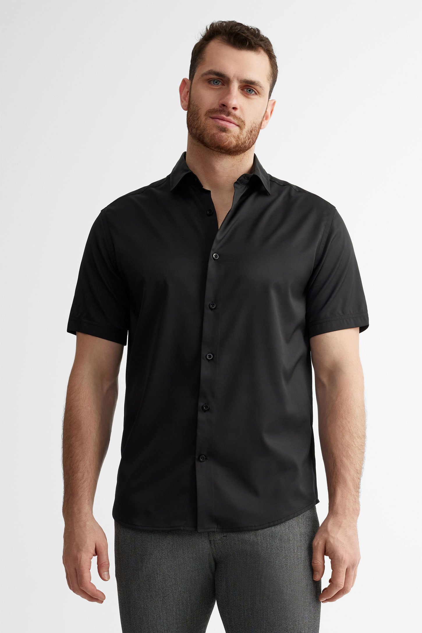 Chemise manches courtes semi-ajustée en microfibres - Homme && NOIR