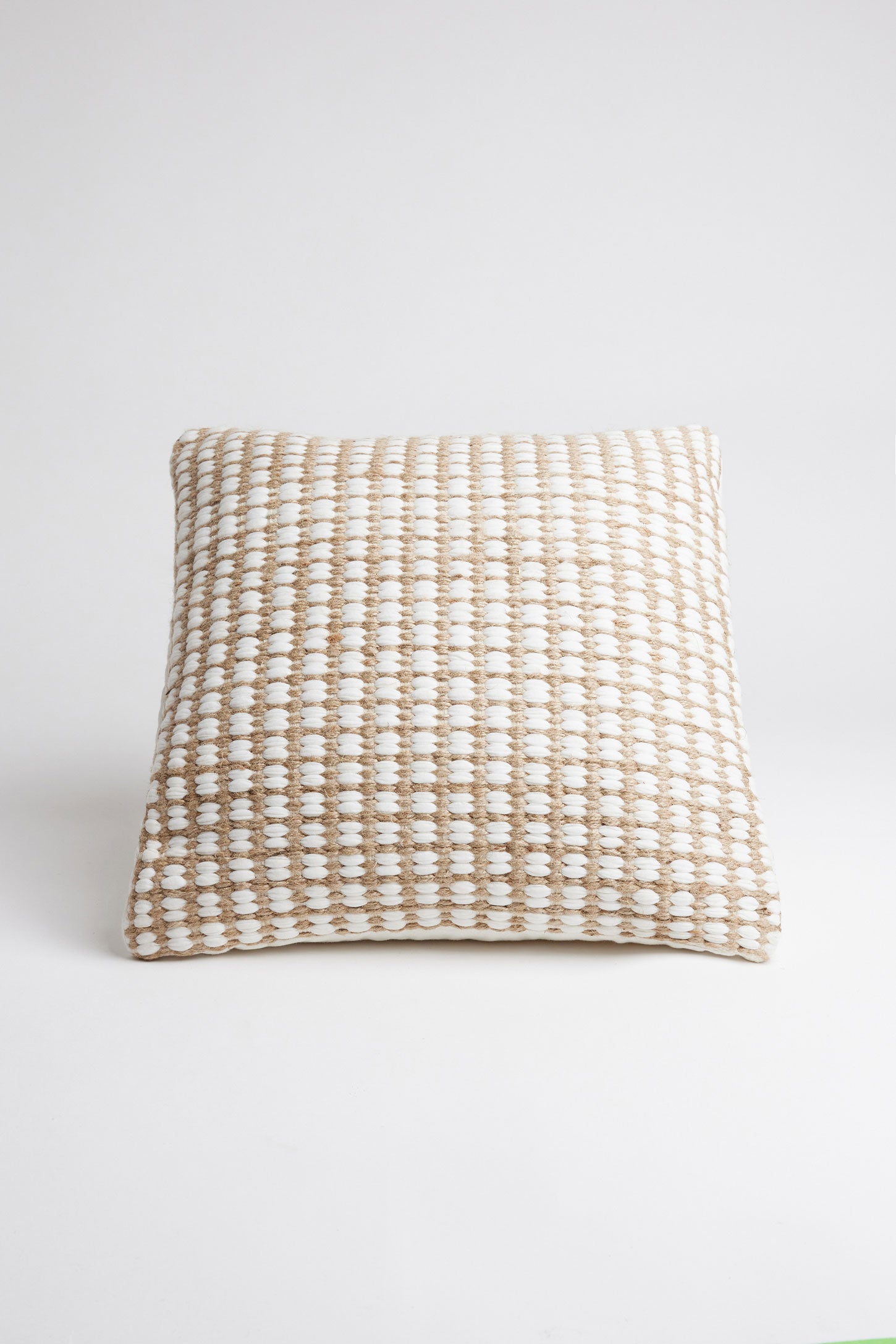 Coussin texturé jute et coton, 18 x 18'' - Maison && NATUREL
