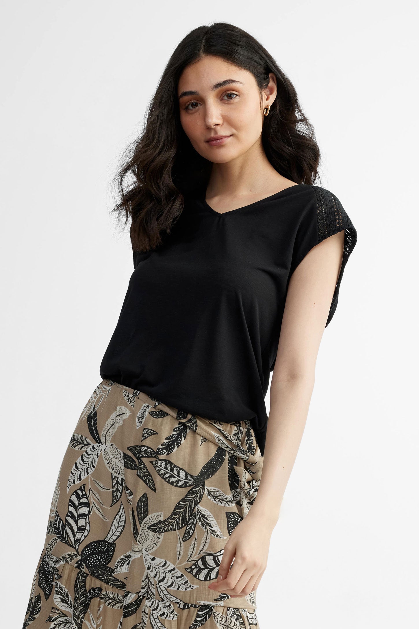 T-shirt col en V épaules crochet - Femme && NOIR