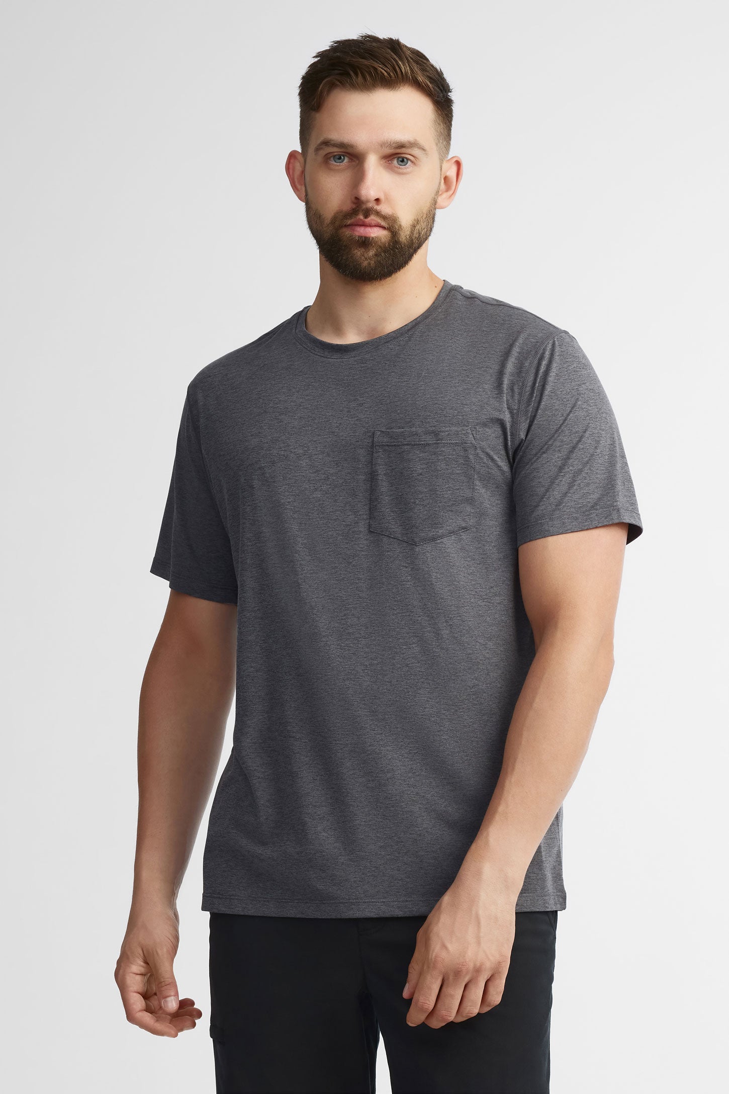 T-shirt à poche BM, 2/50$ - Homme && CHARBON MIXTE