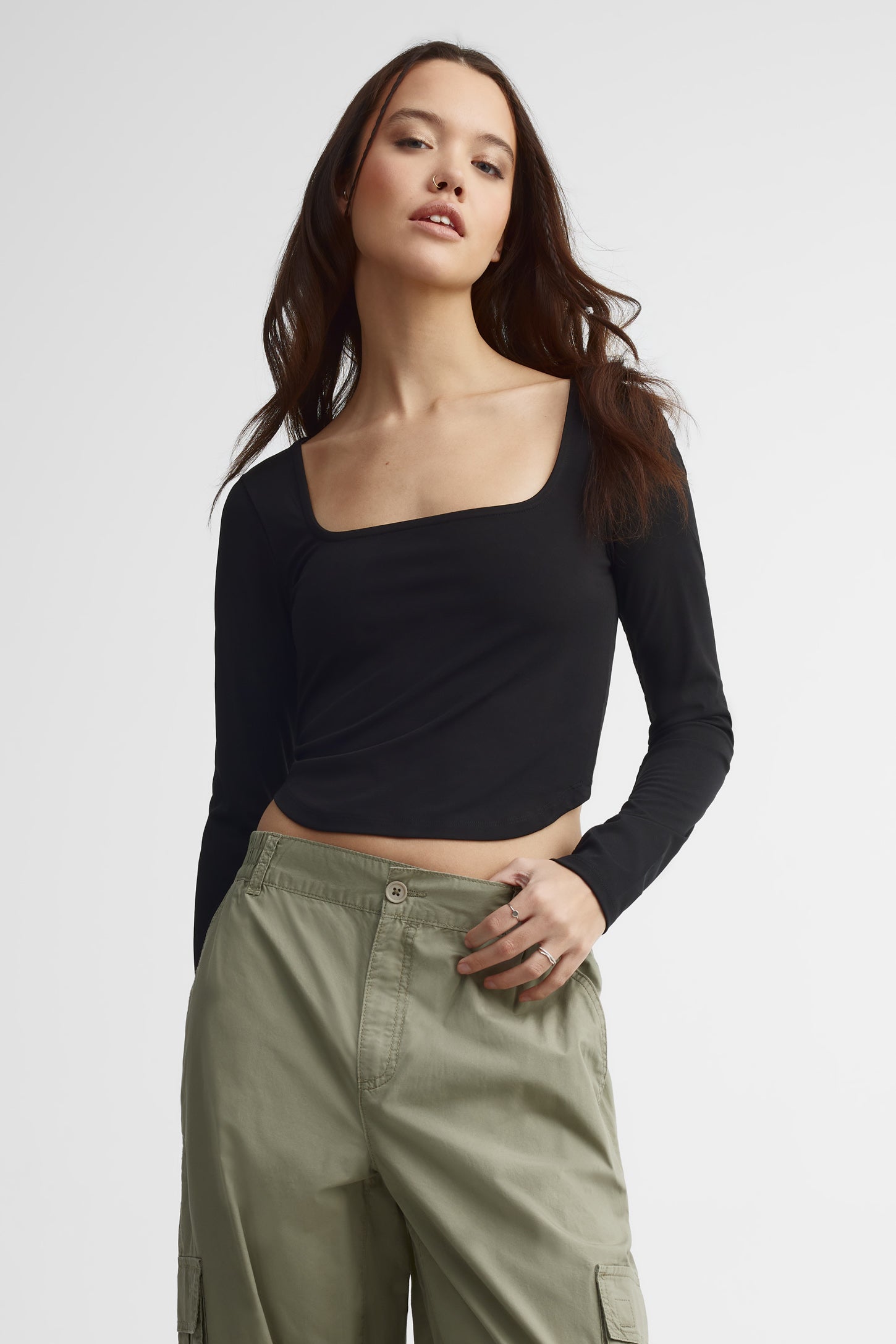 Chandail col carré coupe ajustée - Femme && NOIR