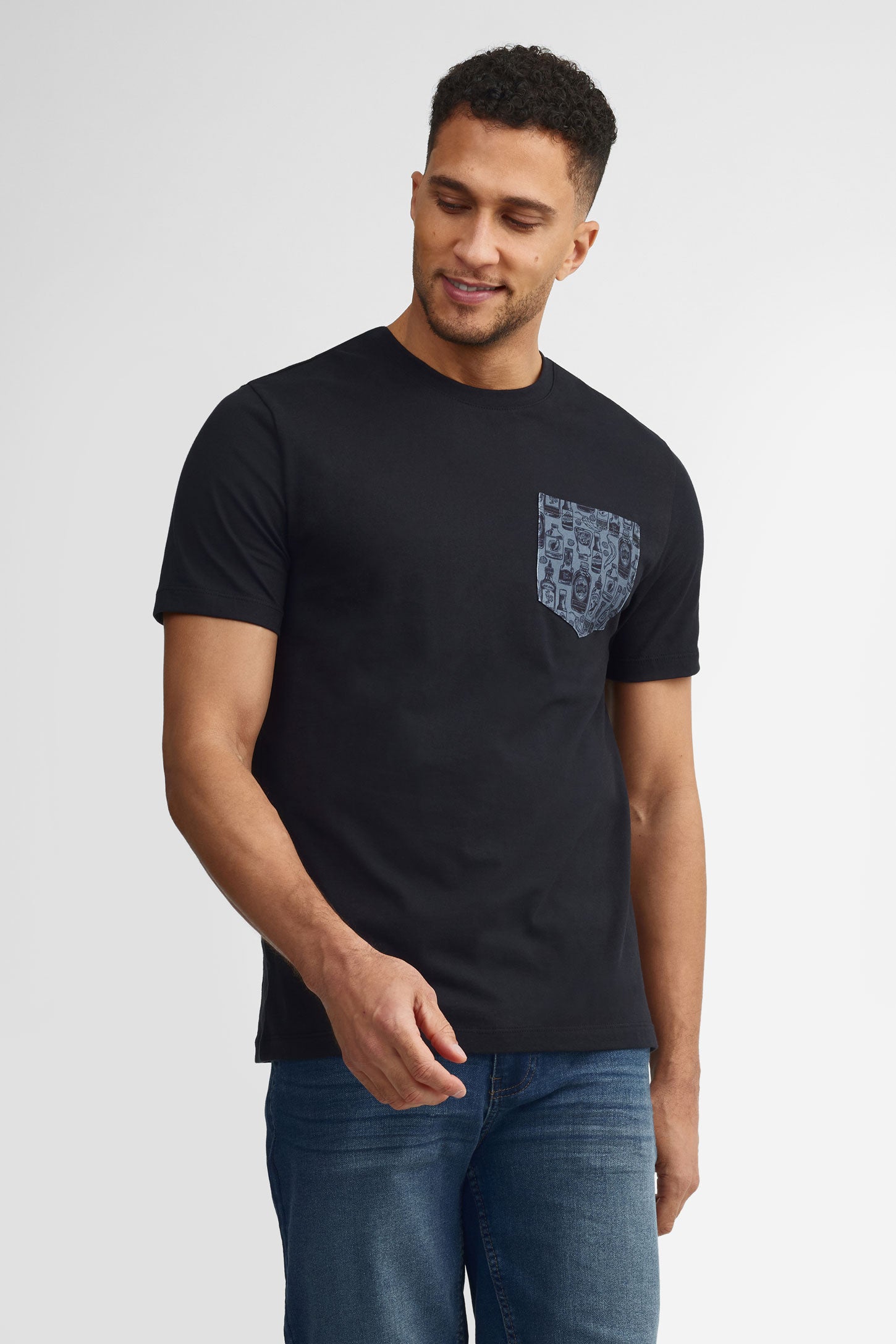 T-shirt à poche en coton, 2/30$ - Homme && NOIR
