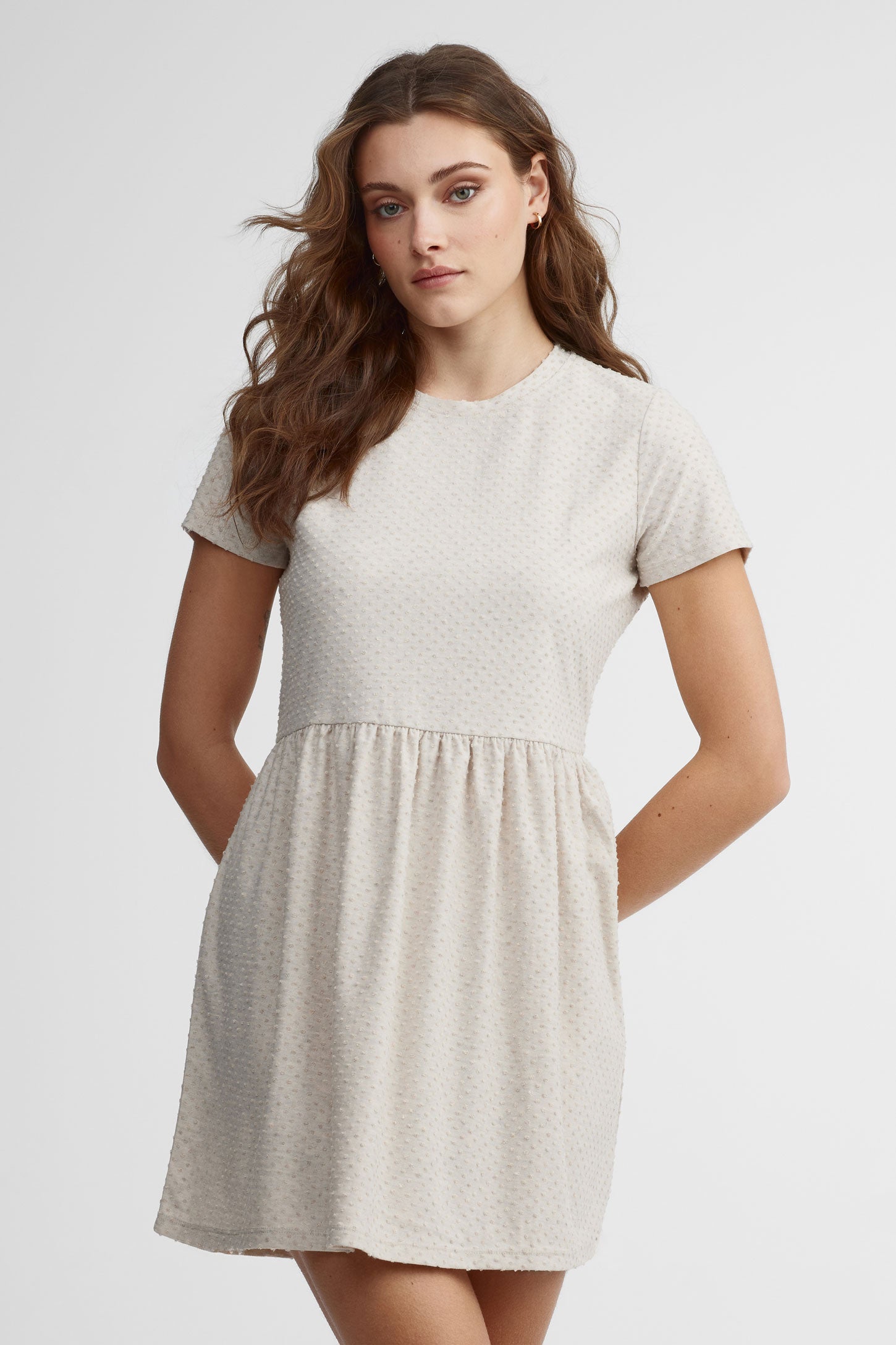 Robe courte texturée - Femme && BEIGE