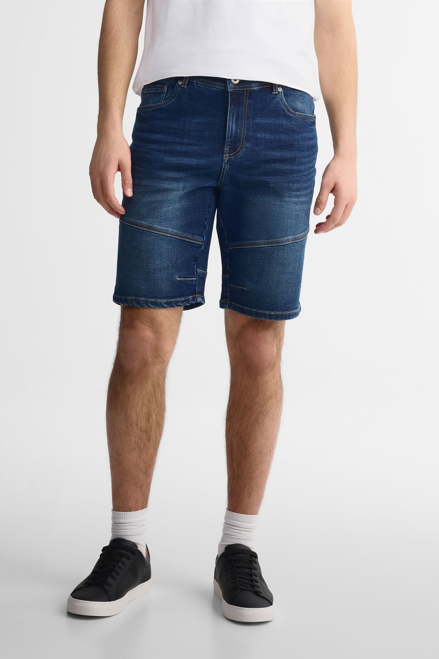 Bermuda en jeans coupe régulière 10.5'' - Homme && INDIGO