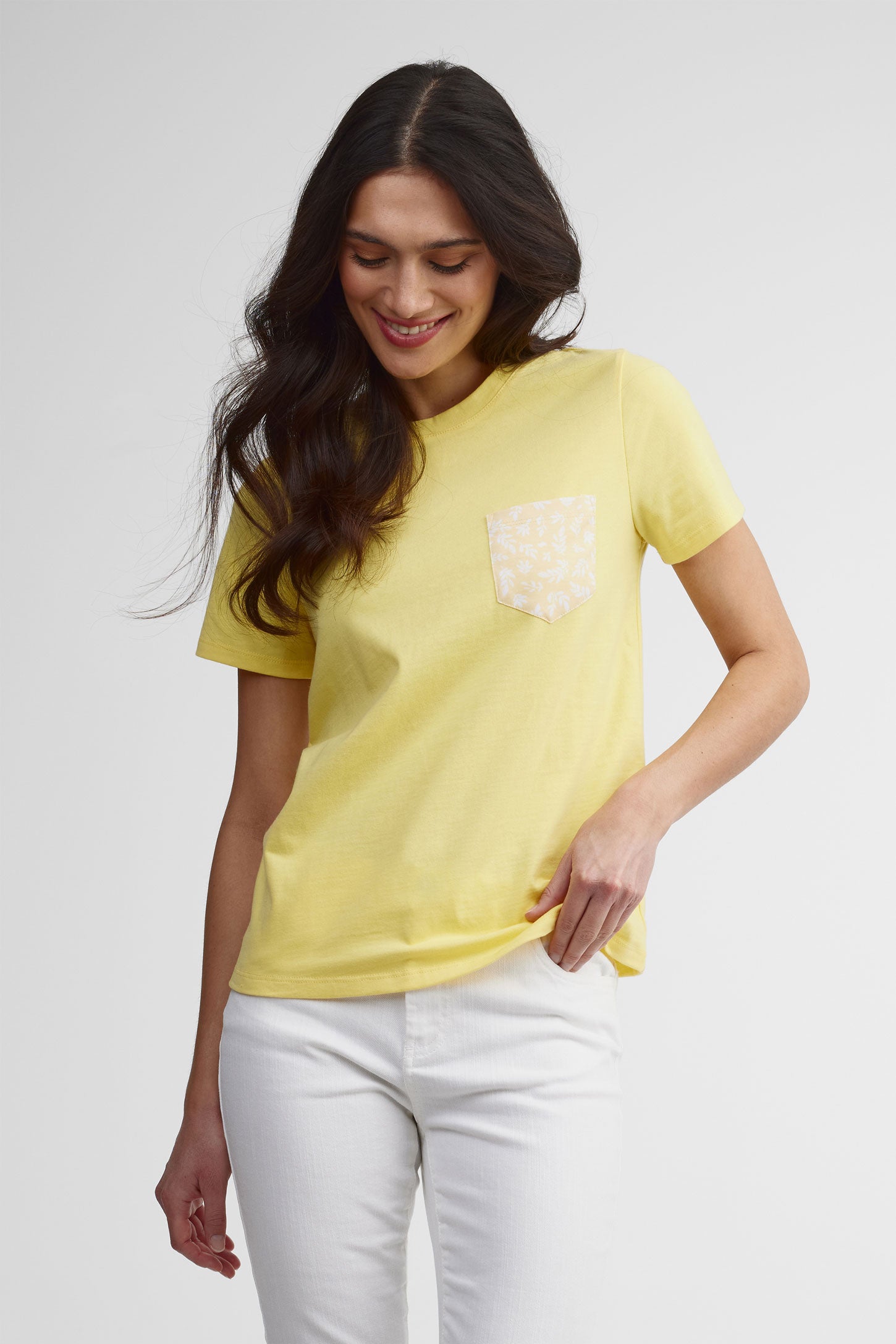T-shirt à poche coton, 2/30$ - Femme && JAUNE