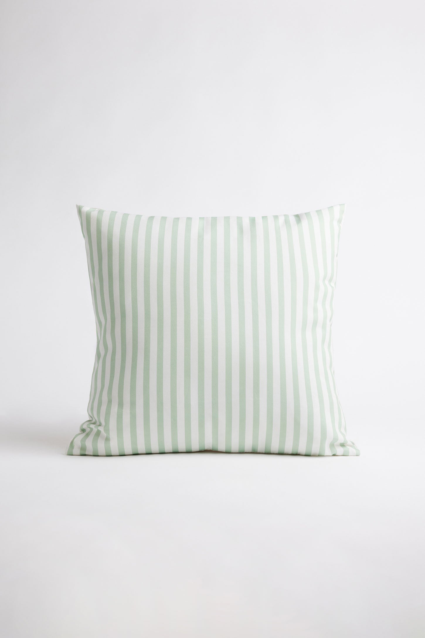Coussin imprimé, 18 x 18'' - Maison && VERT