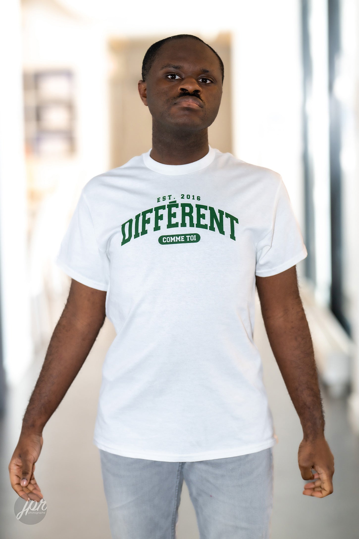 T-shirt col rond, Différent comme toi - Adulte && BLANC