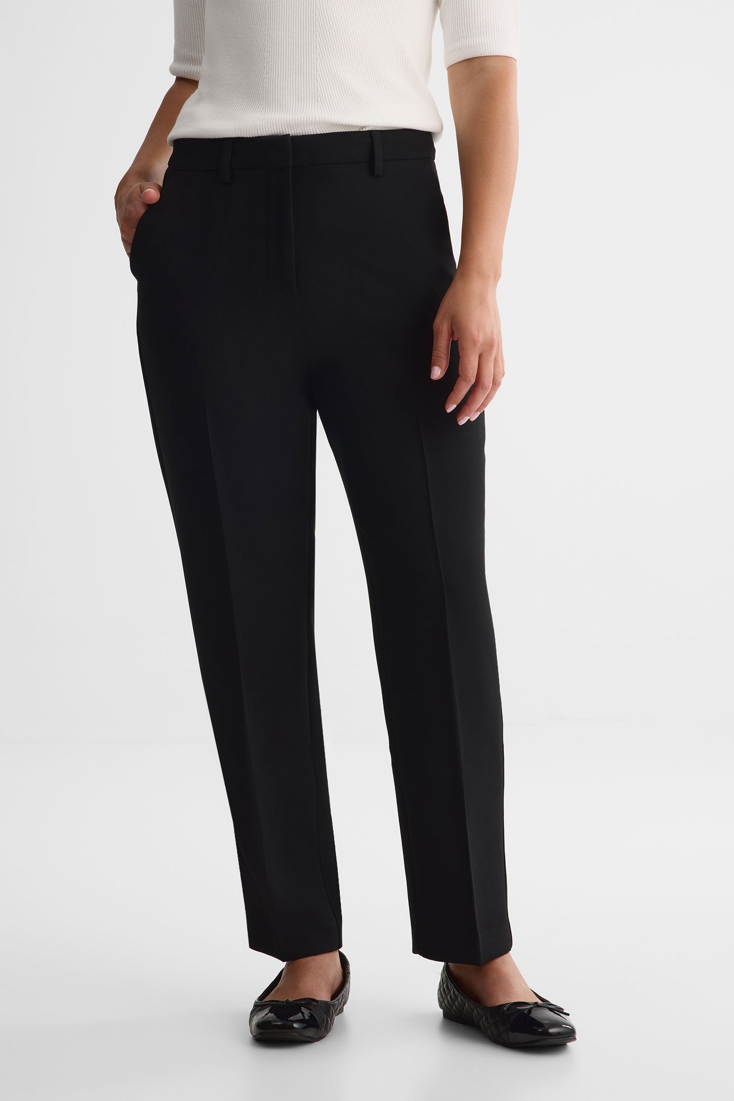Pantalon court ajusté en crêpe – Femme && NOIR