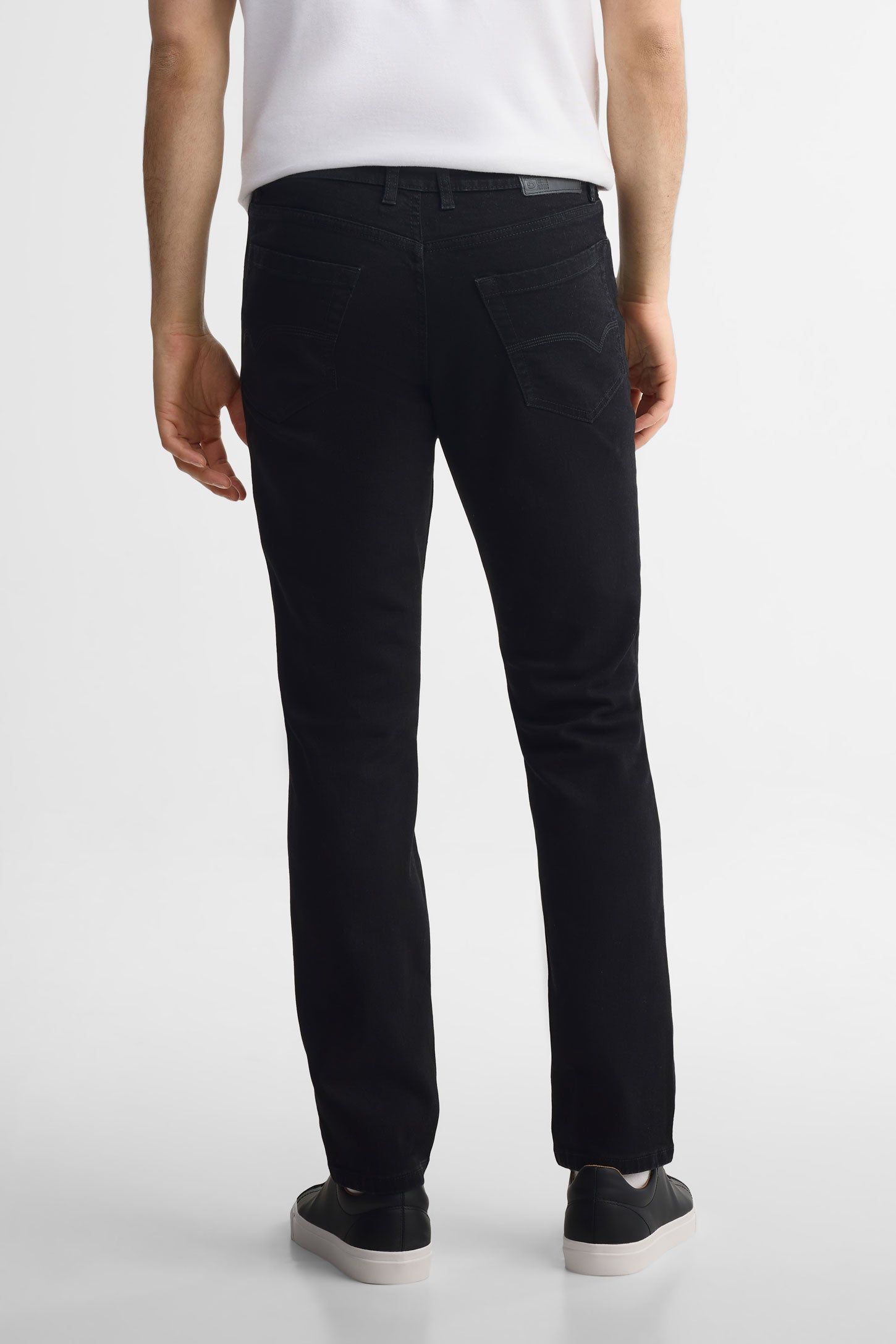 Jeans 5 poches coupe ajustée - Homme && NOIR