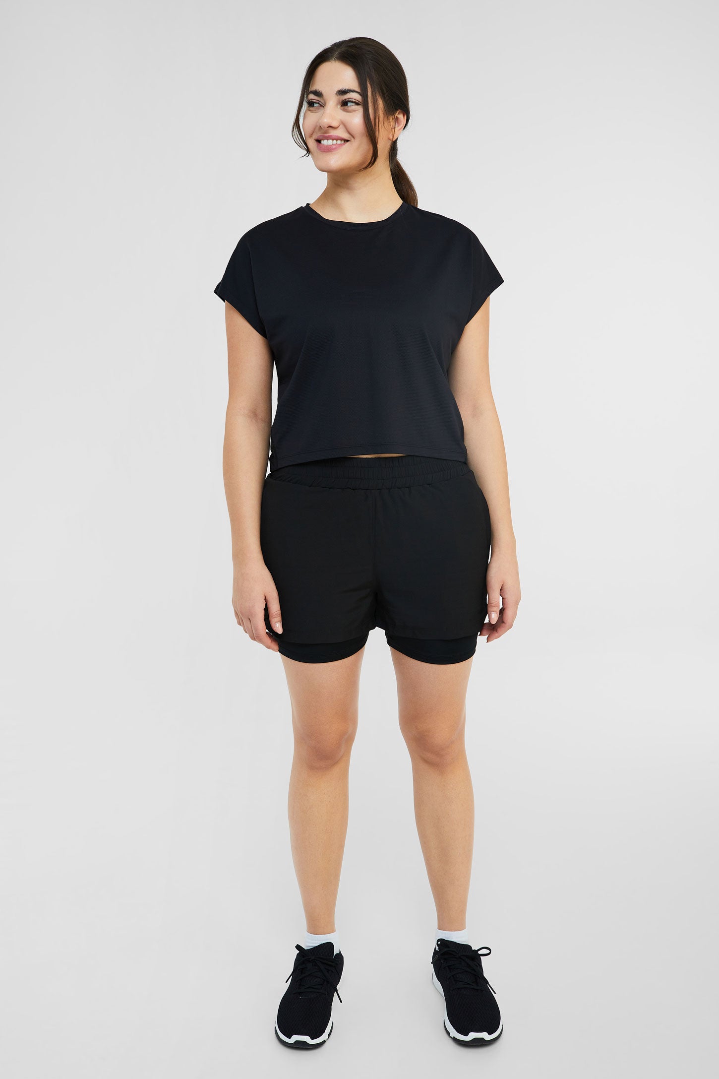 Short de sport avec cuissard - Femme && NOIR