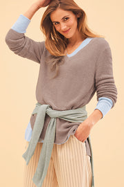 Chandail tricot col V, manches longues – Femme && TAUPE