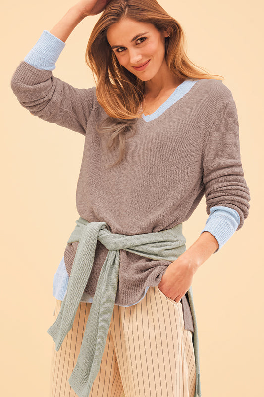 Chandail tricot col V, manches longues – Femme && TAUPE