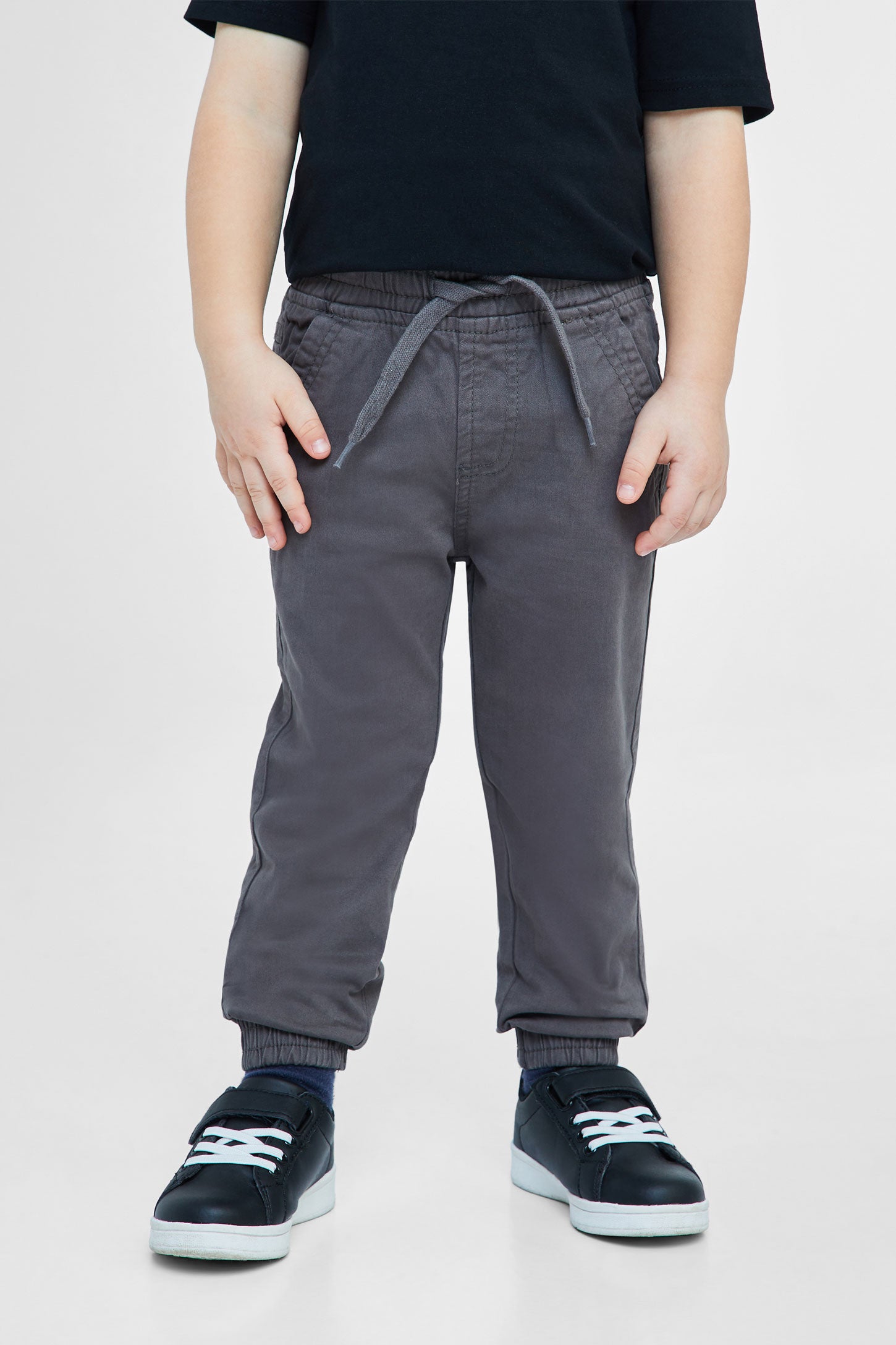 Jogger en twill de coton, 2/40$ - Enfant garçon && CHARBON