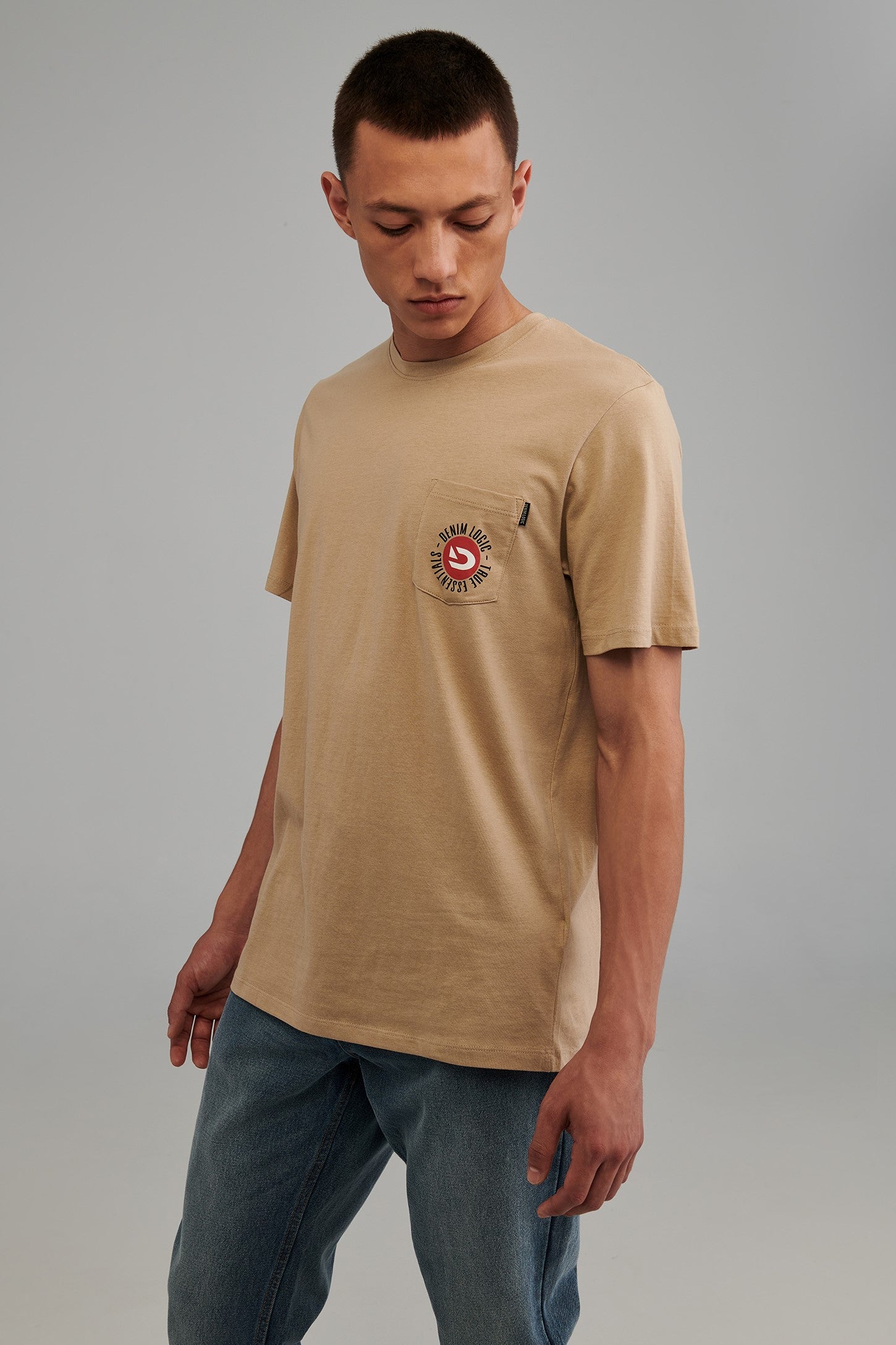 T-shirt à poche imprimé en coton bio - Homme && BEIGE