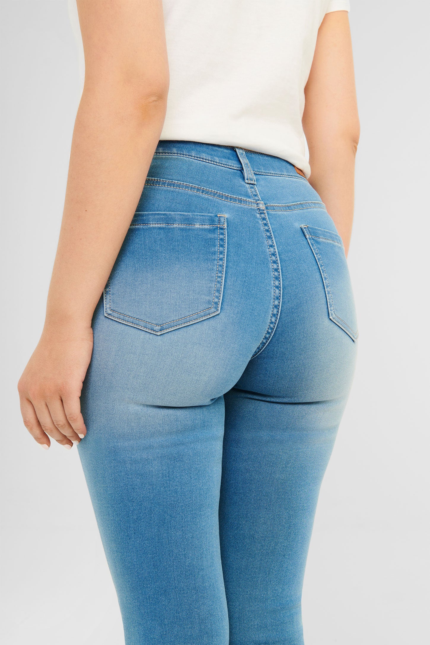 Jeans coupe ajustée - Femme && BLEU CLAIR