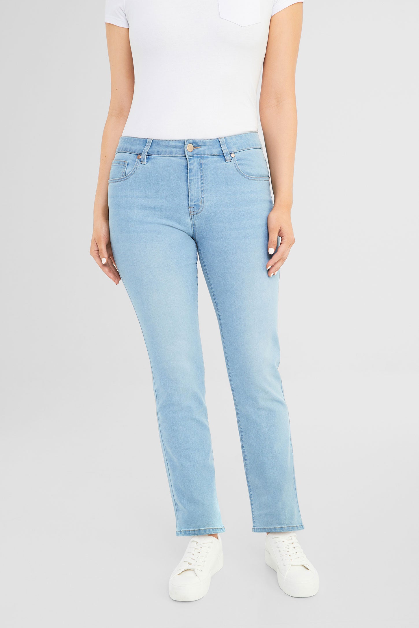 Jeans 5 poches à jambe droite - Femme && BLEU CLAIR