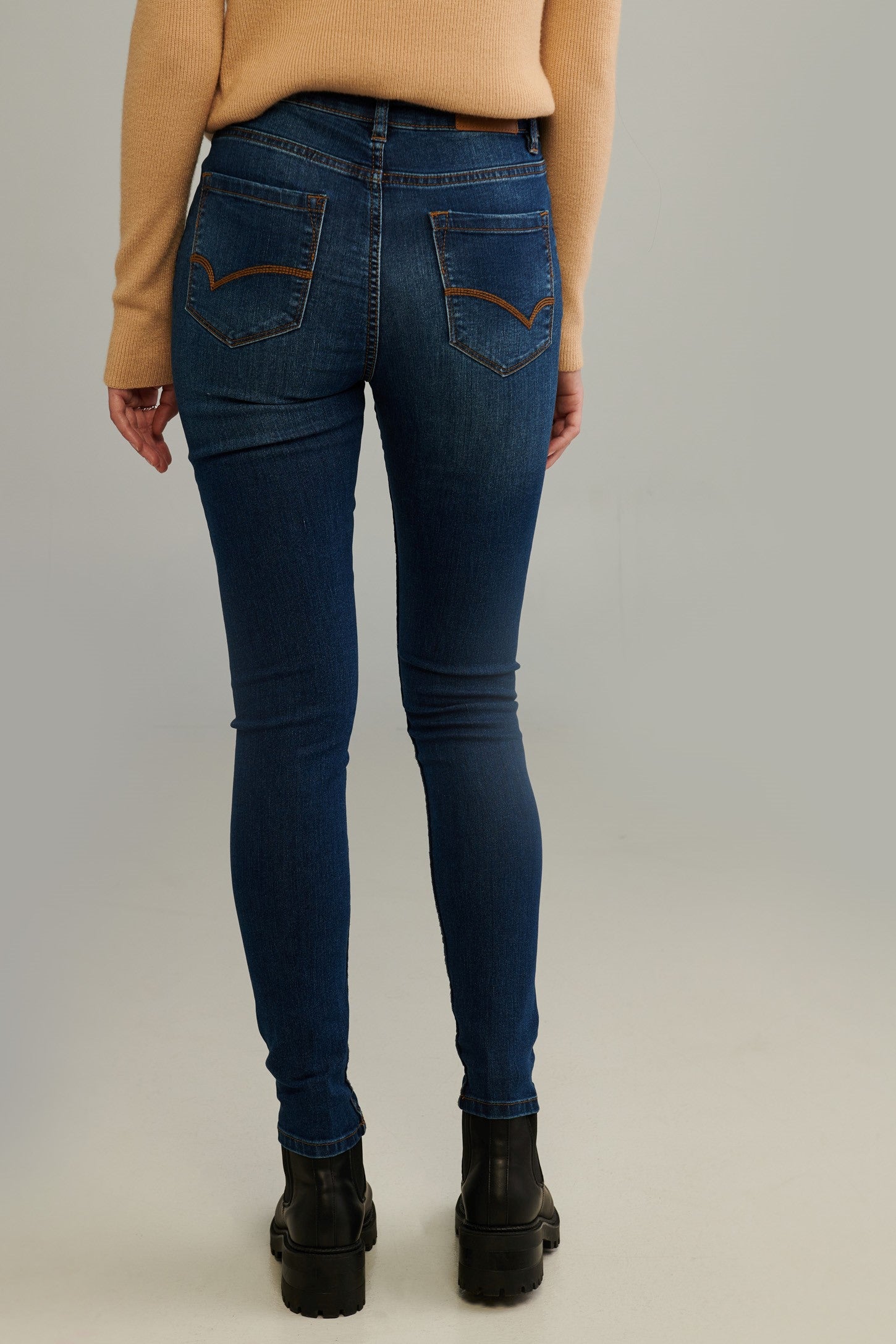 Jeans taille haute, coupe ajustée - Femme && DENIM FONCE