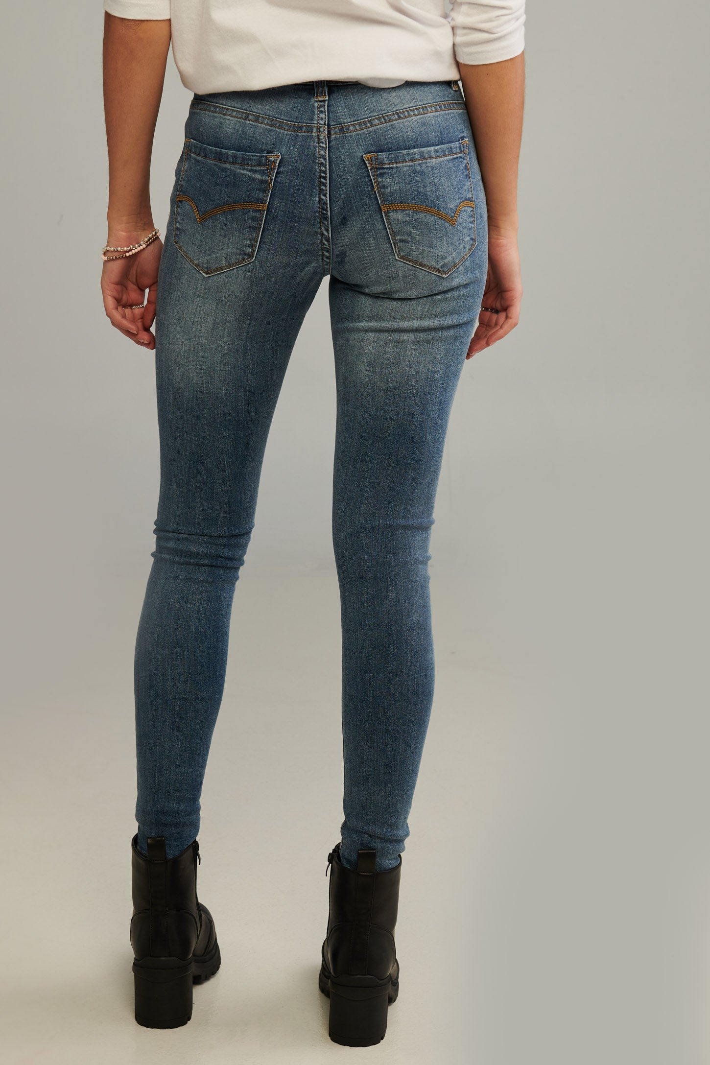 Jeans taille régulière, coupe ajustée - Femme && DENIM MOYEN