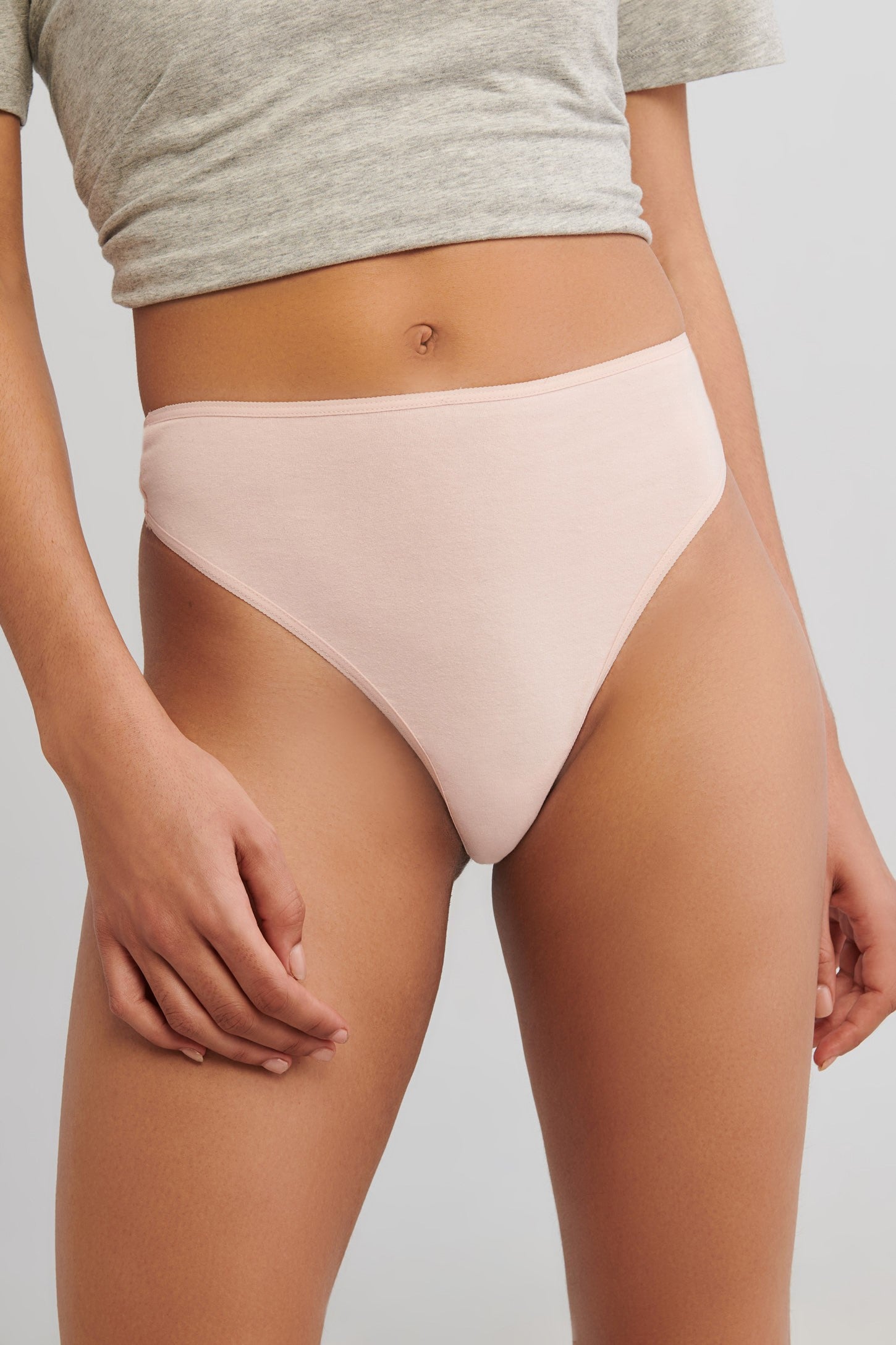 Culotte tanga en coton, 4/29$ - Femme && ROSE PALE