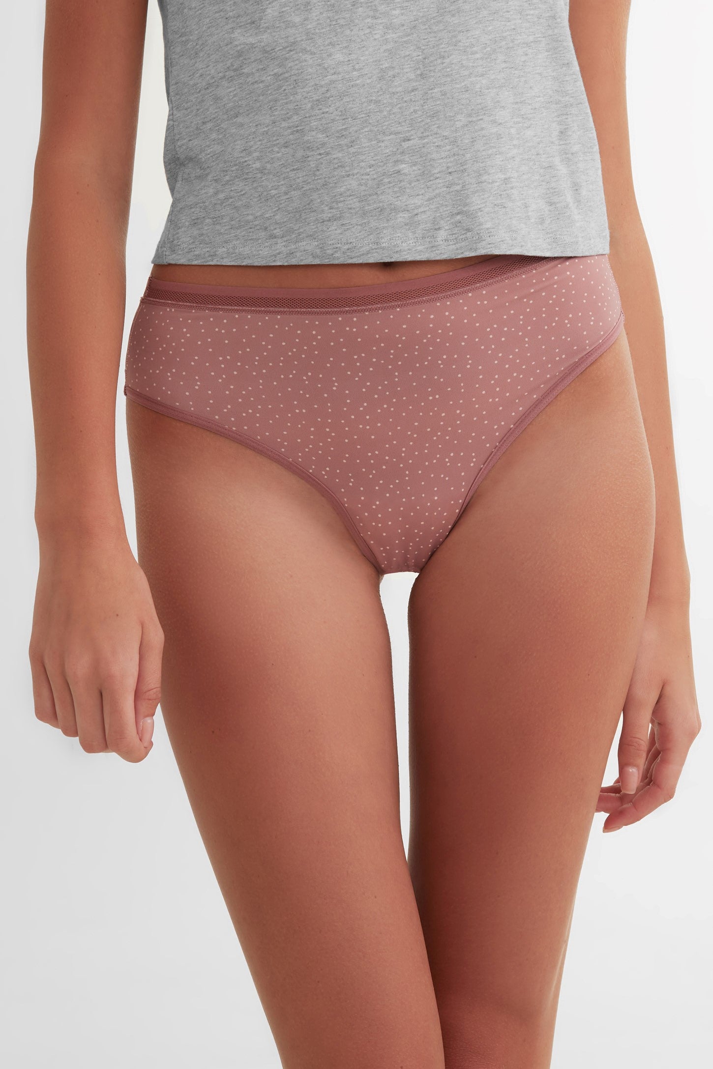 Culotte tanga, 4/29$ - Femme && VIEUX ROSE