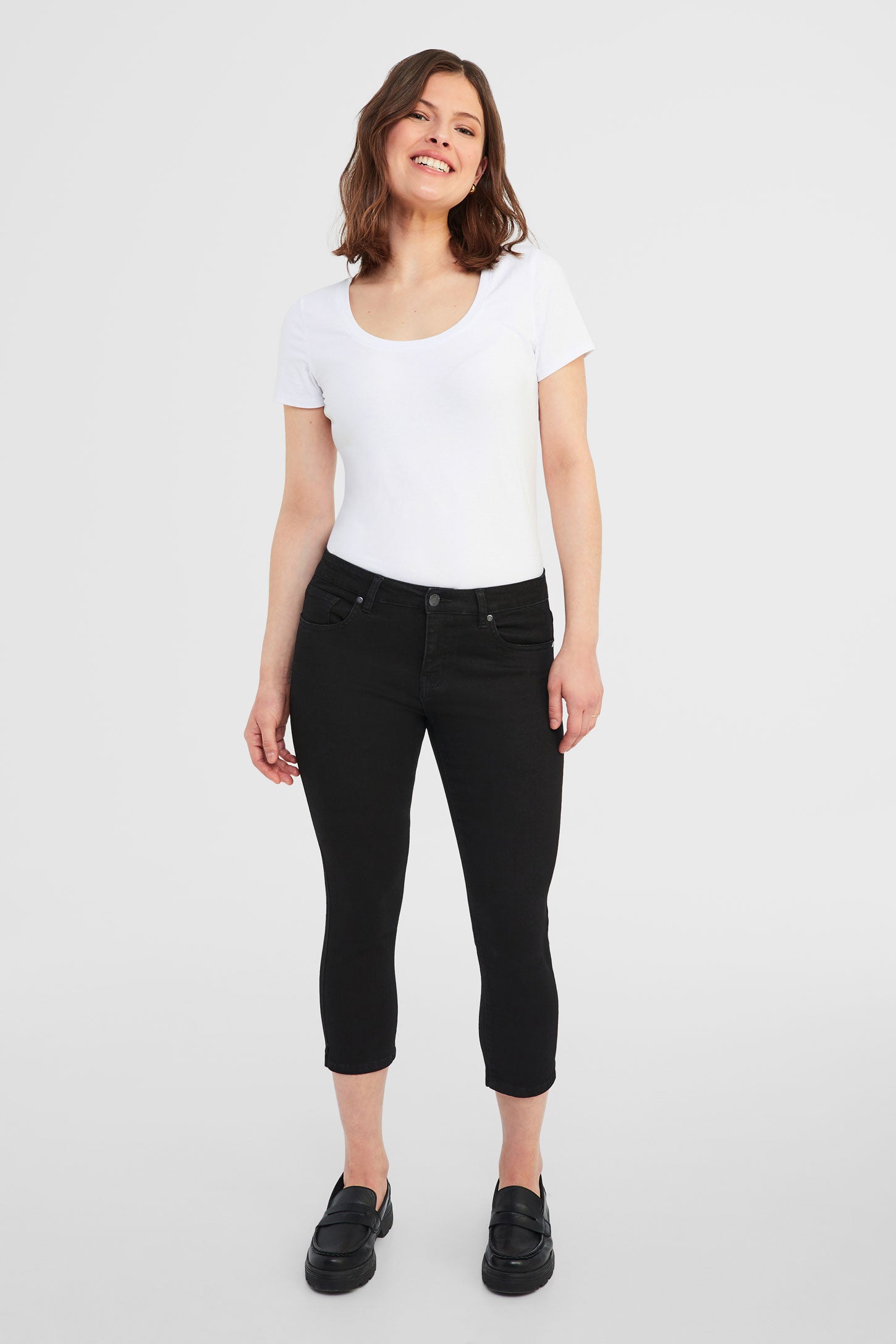 Capri 5 poches en jeans - Femme && NOIR
