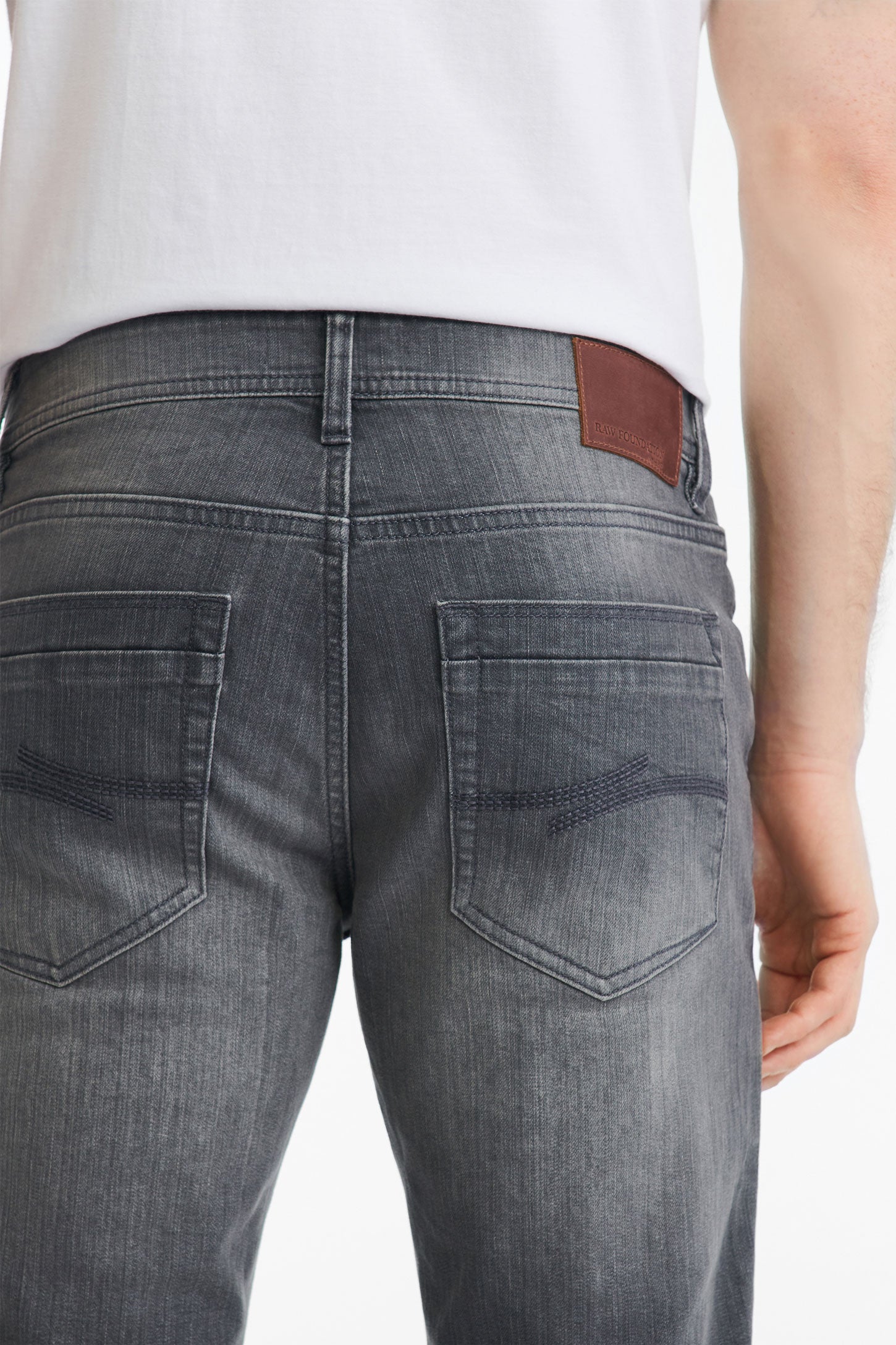 Jeans 5 poches coupe ajustée 30'' - Homme && GRIS FONCE