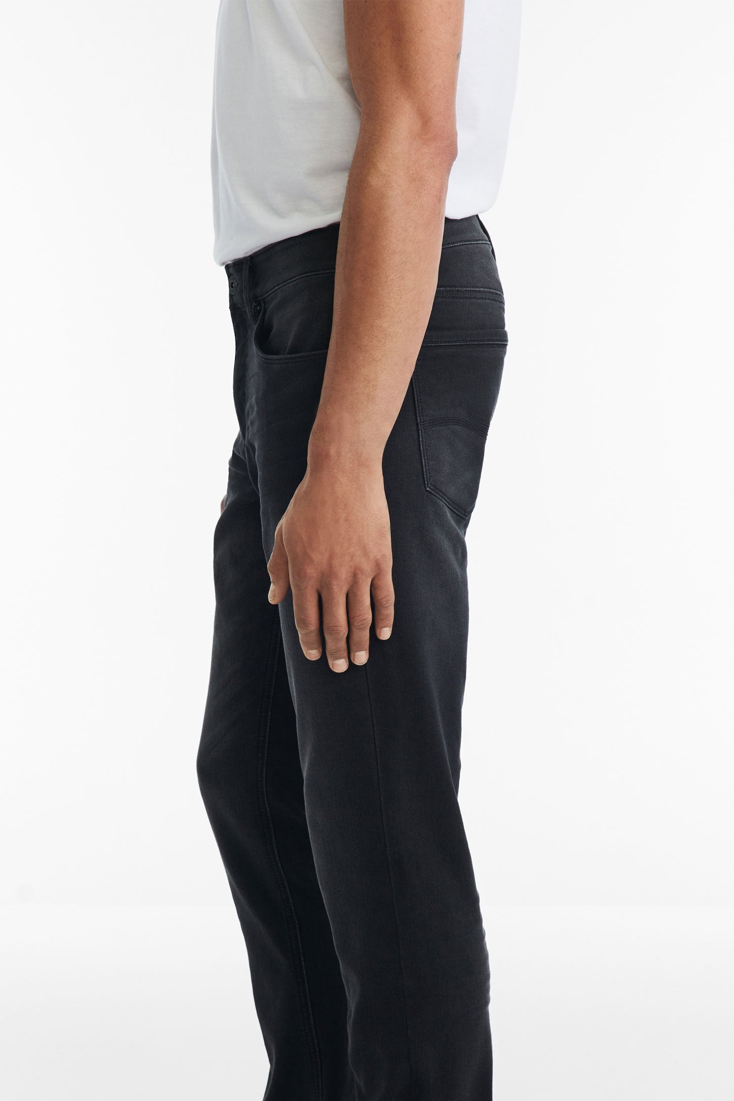 Jeans 5 poches coupe régulière 32'' - Homme && CHARBON