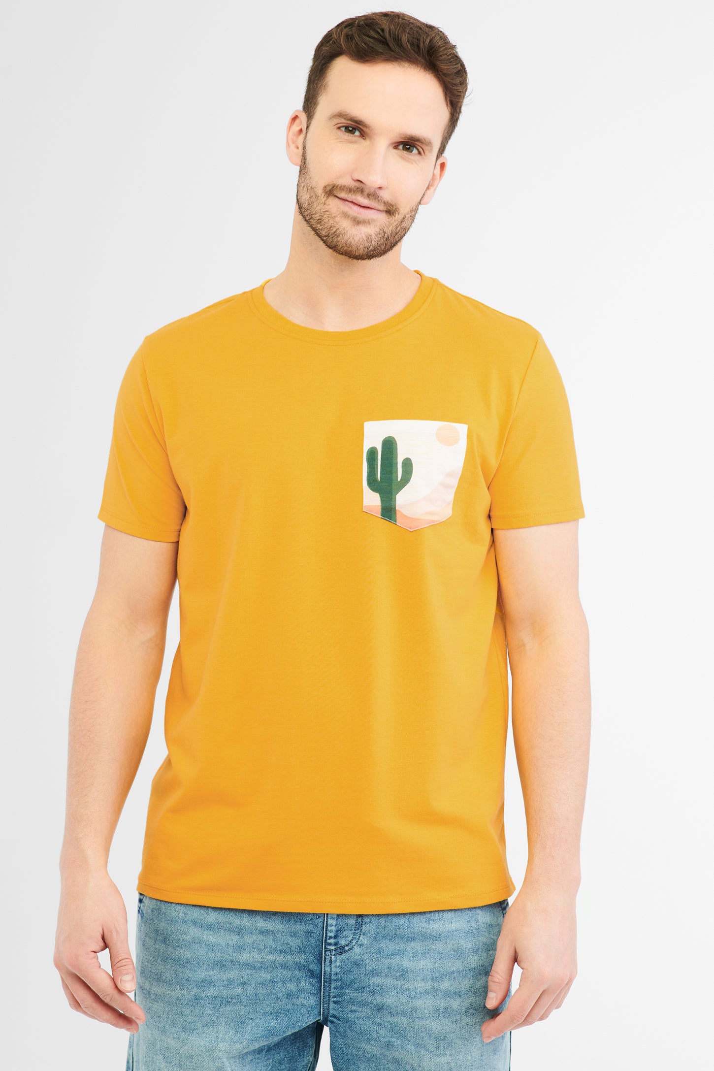 T-shirt à poche en coton, 2/30$ - Homme && JAUNE