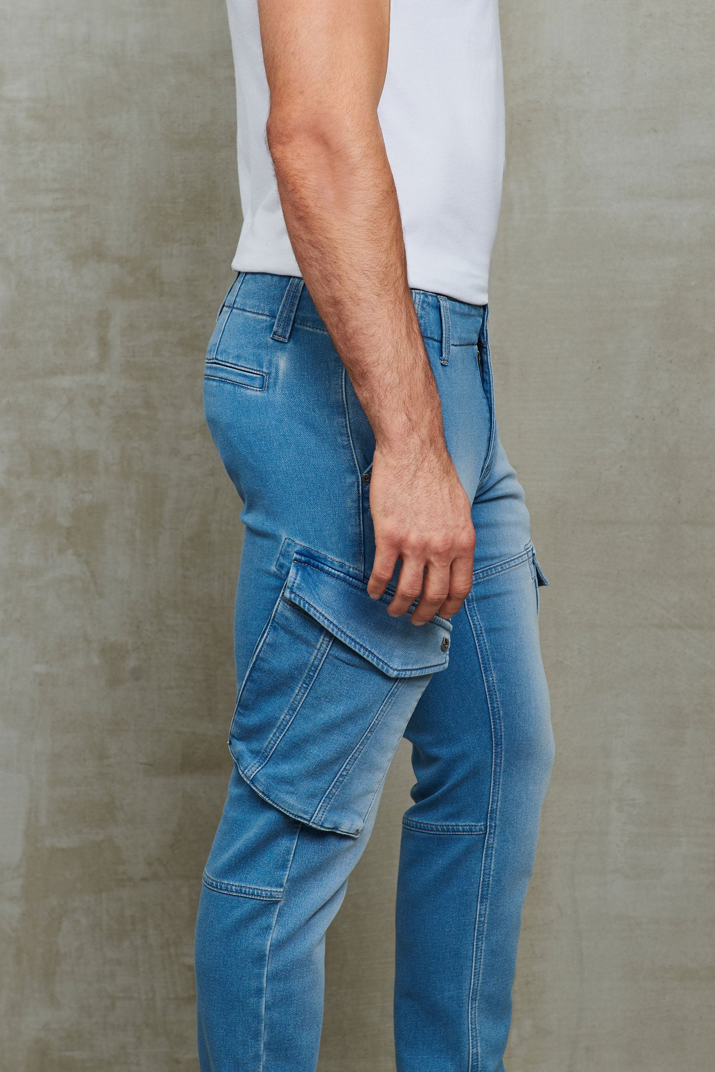 Jeans cargo coupe ajustée - Homme && DENIM PALE