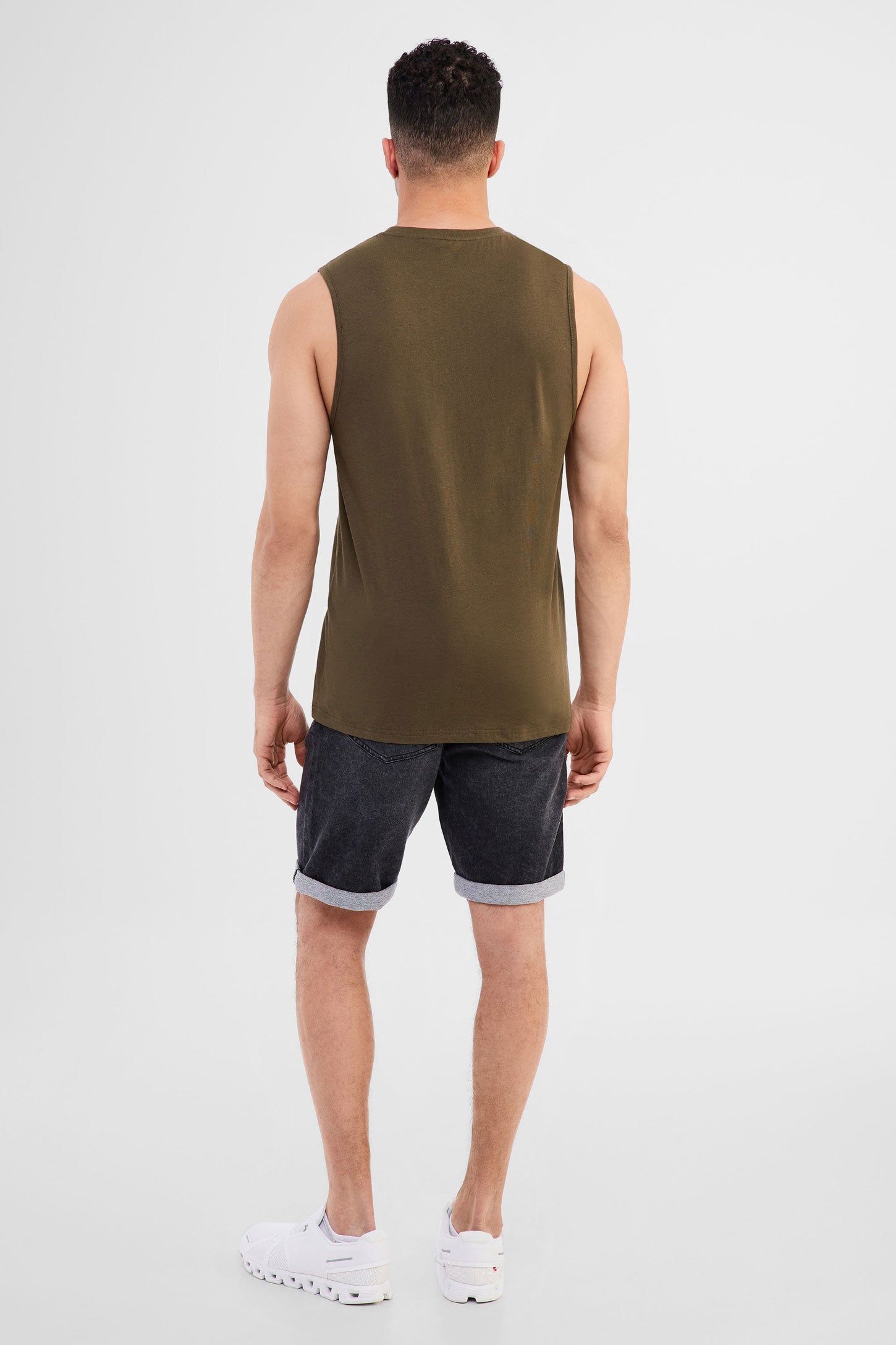 Duos futés, Camisole à poche en coton, 2/30$ - Homme && KAKI