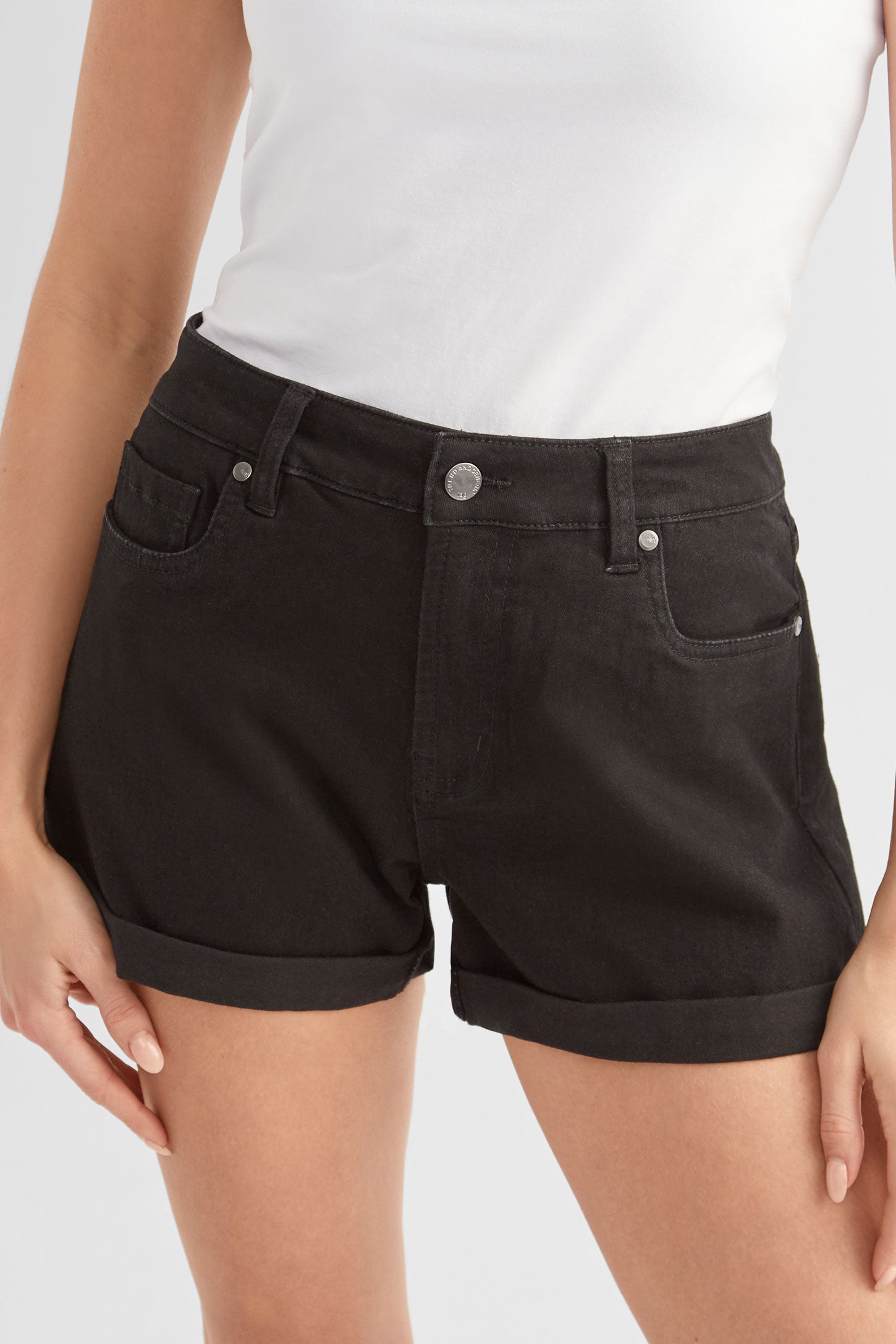 Short 5 poches en jean - Femme && DENIM NOIR