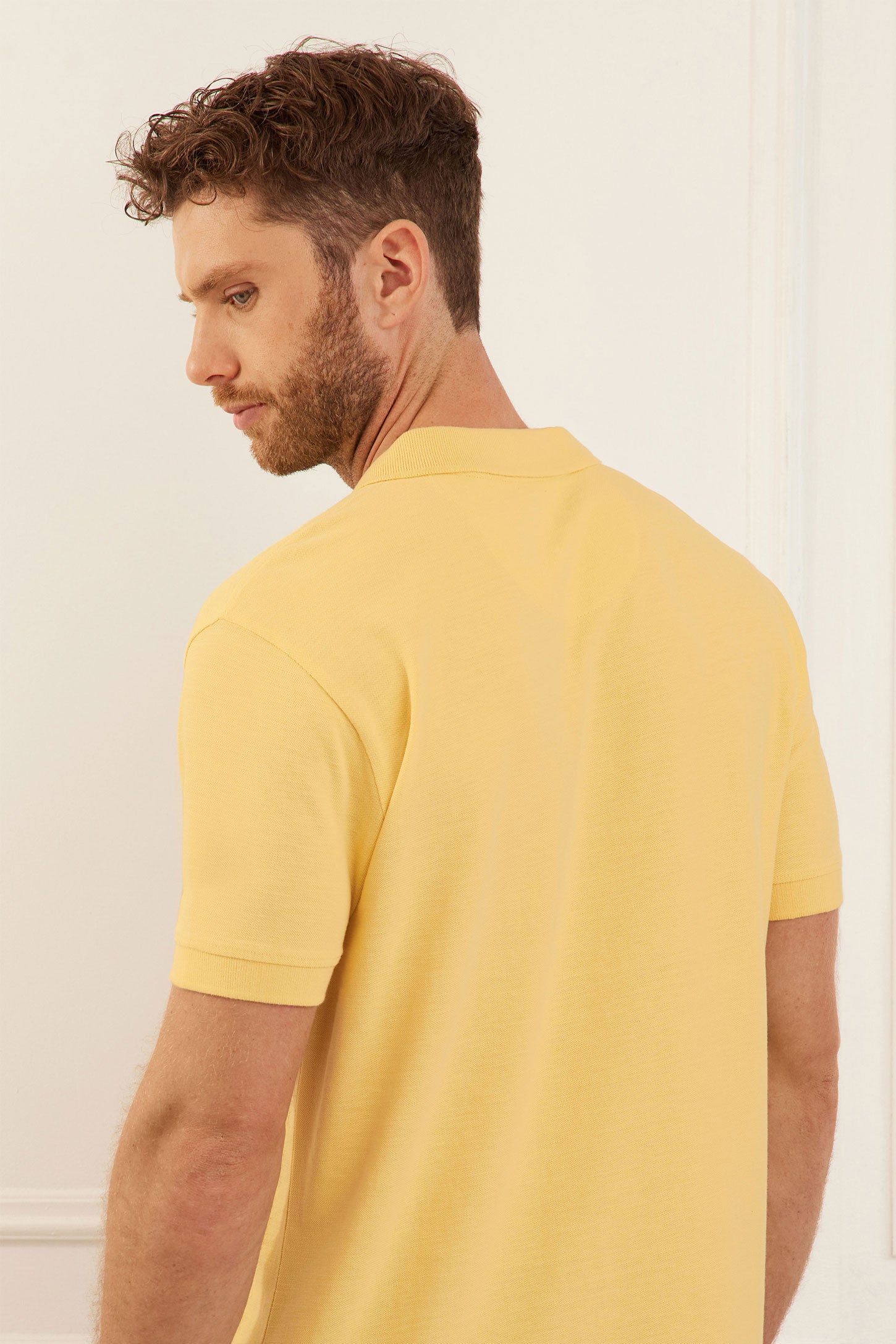 Polo manches courtes en coton piqué - Homme && JAUNE