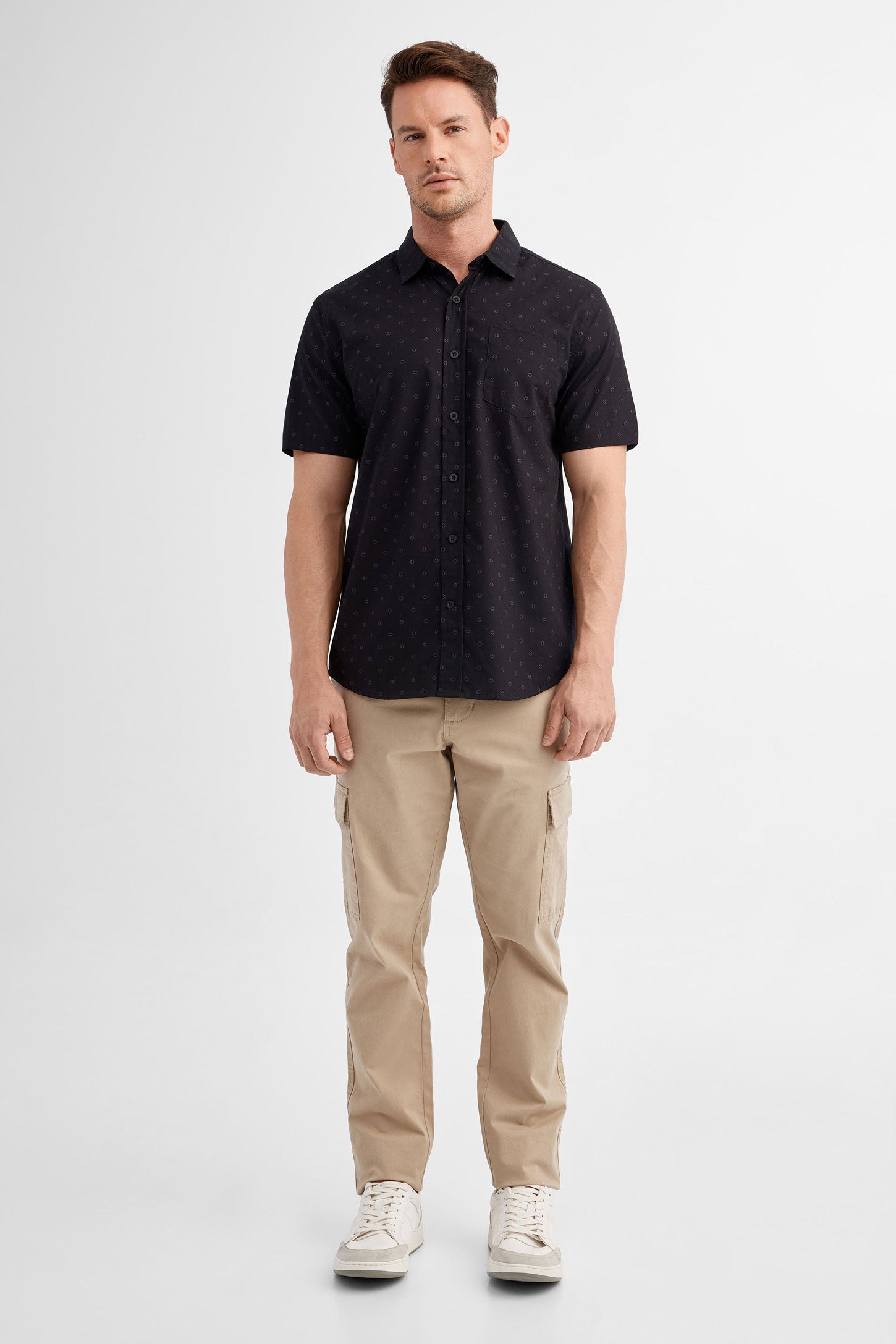 Chemise décontractée à boutons pour hommes avec poche, manches courtes, chemisier à col formel - Kcana Apparel Chemise décontractée à boutons pour hommes avec poche, manches courtes, chemisier à col formel - Kcana Apparel