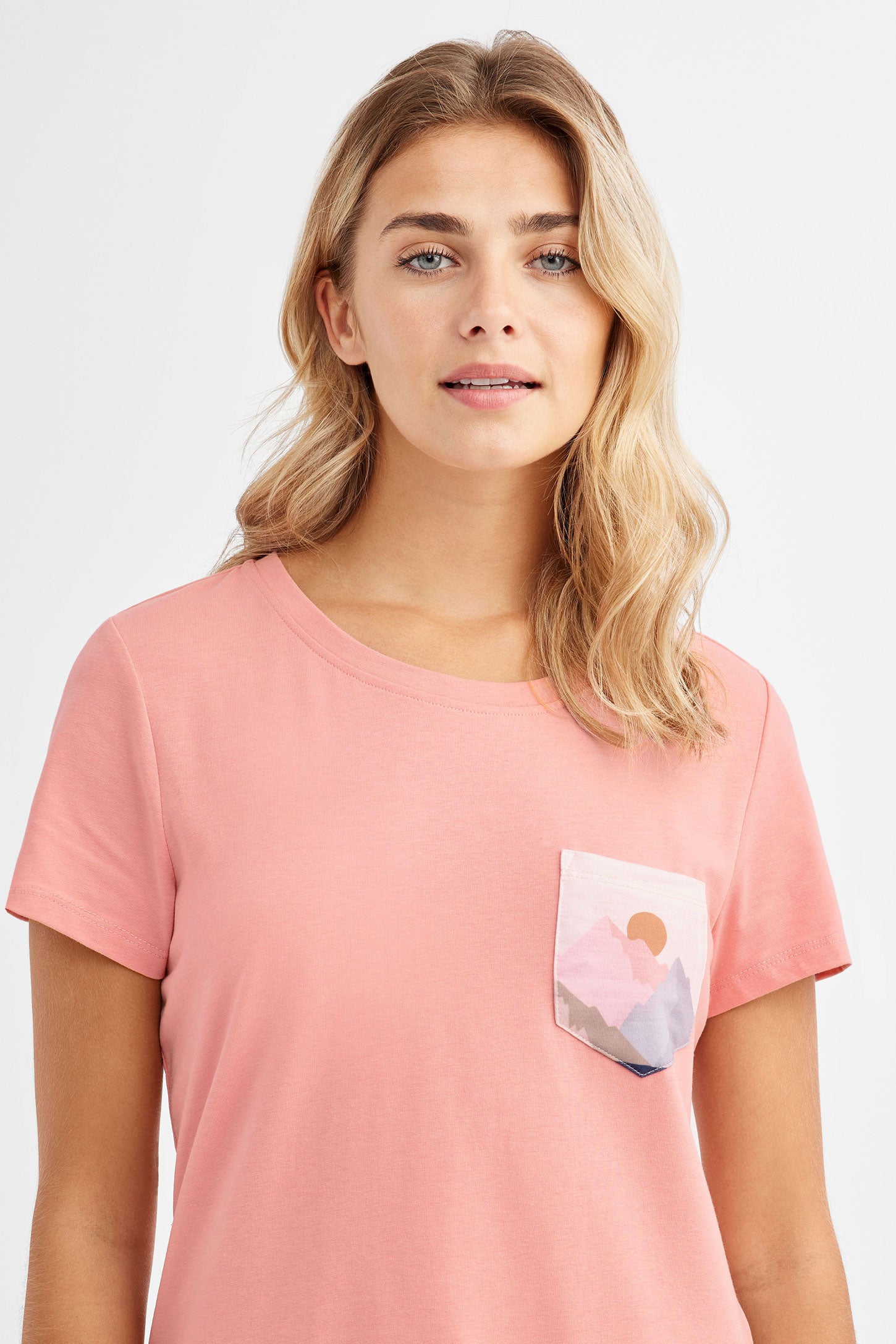 Duos futés, T-shirt à poche en coton, 2/30$ - Femme && ROSE