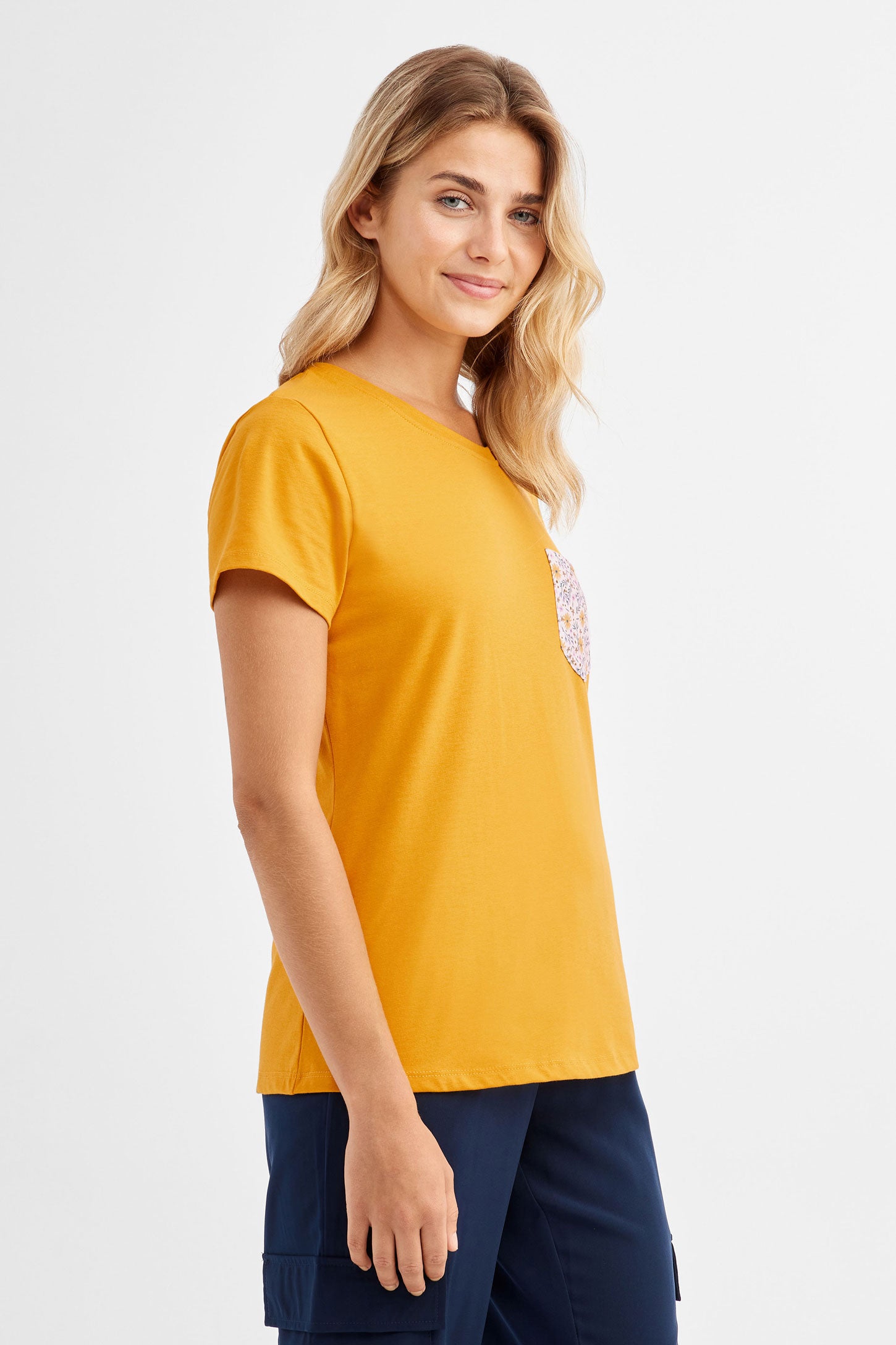 Duos futés, T-shirt à poche en coton, 2/30$ - Femme && JAUNE