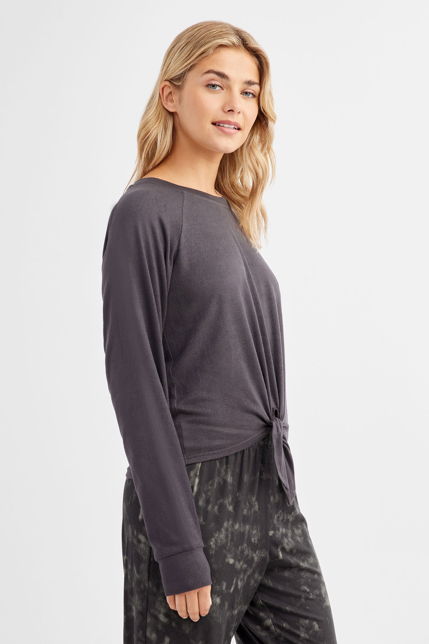 Chandail pyjama manches longues noué au-devant - Femme && CHARBON