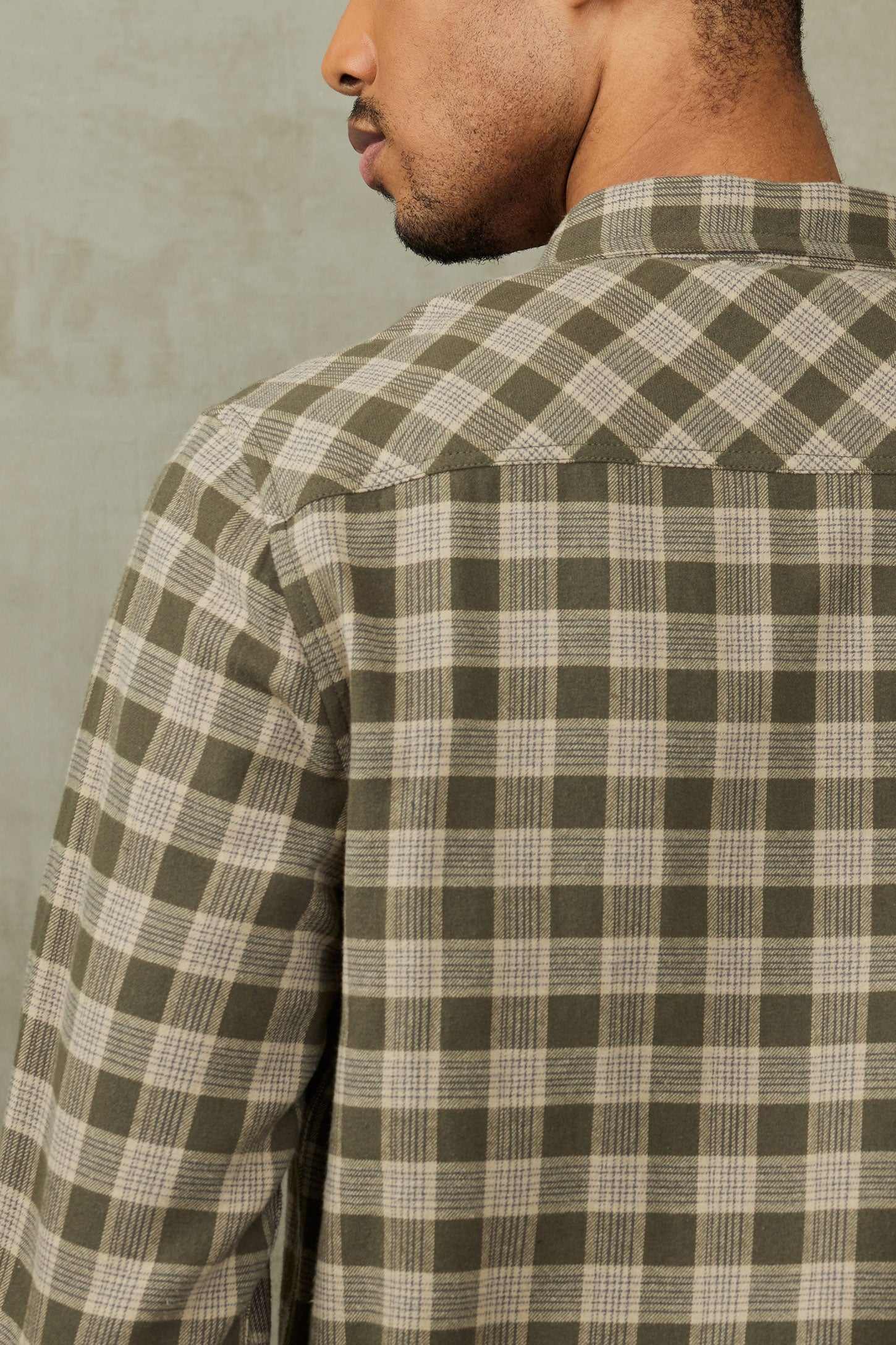 Chemise à carreaux en flanelle - Homme && KAKI