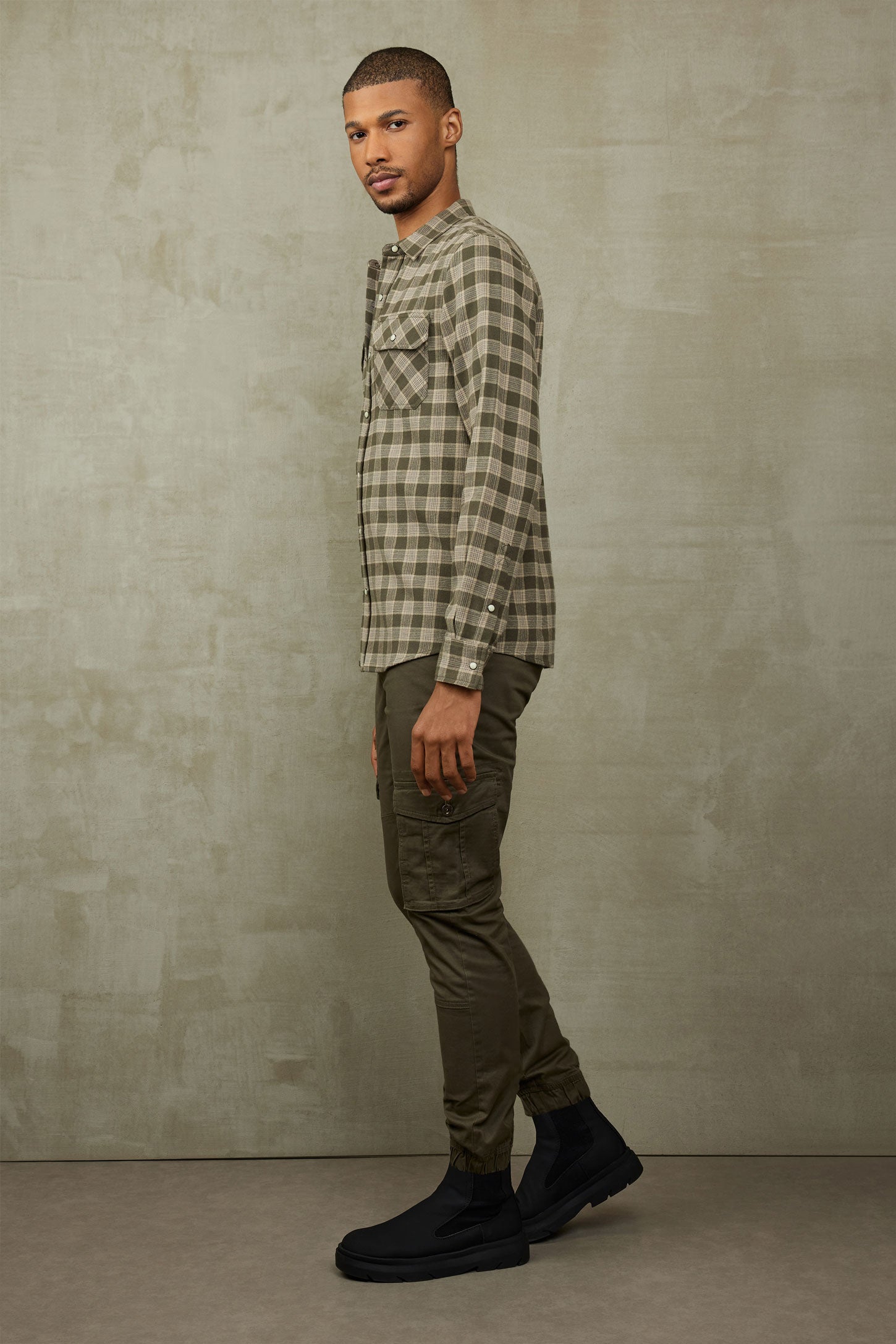Chemise à carreaux en flanelle - Homme && KAKI