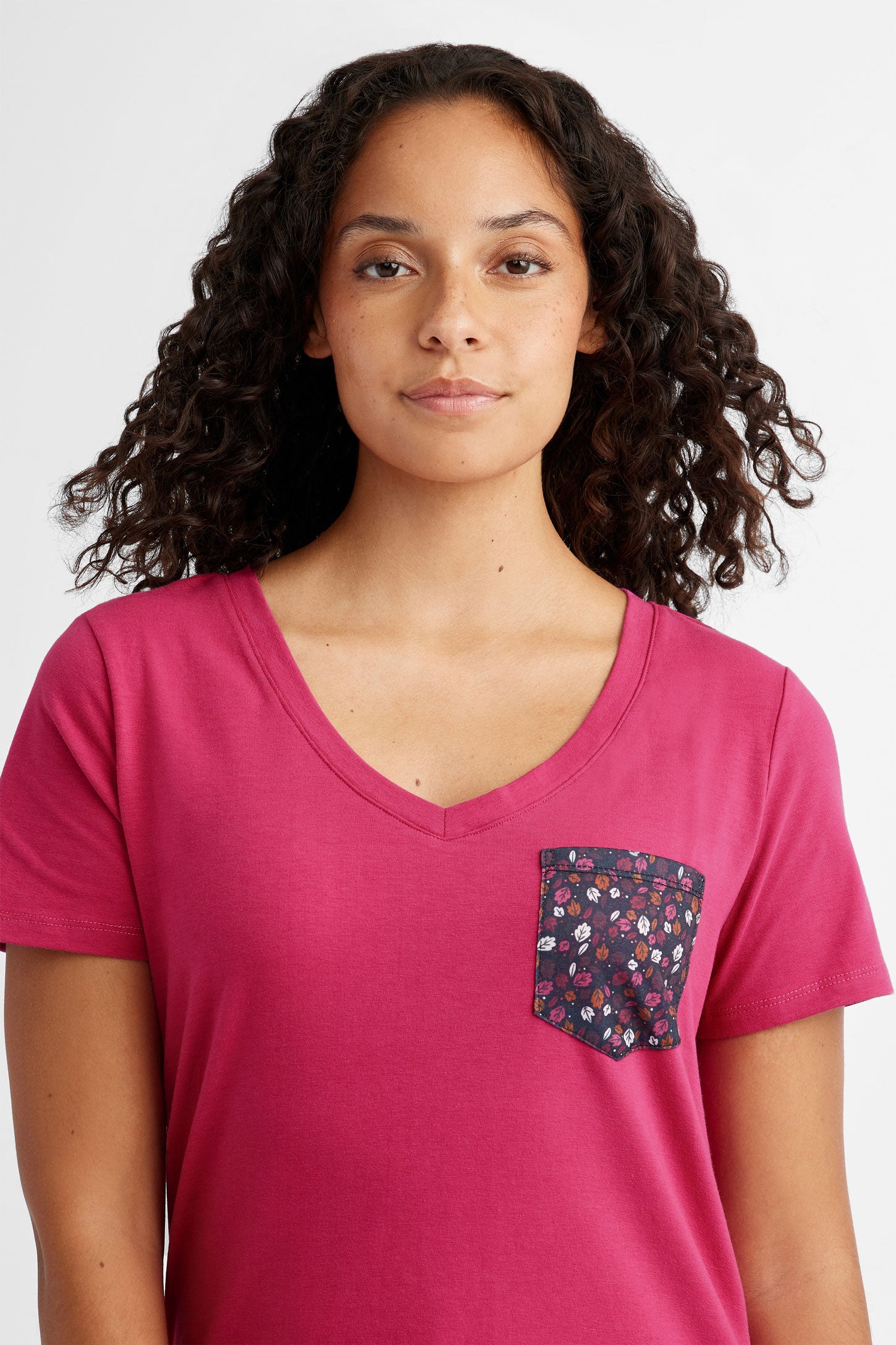 T-shirt col en V à poche, 2/30$ - Femme && ROSE FUCHSIA