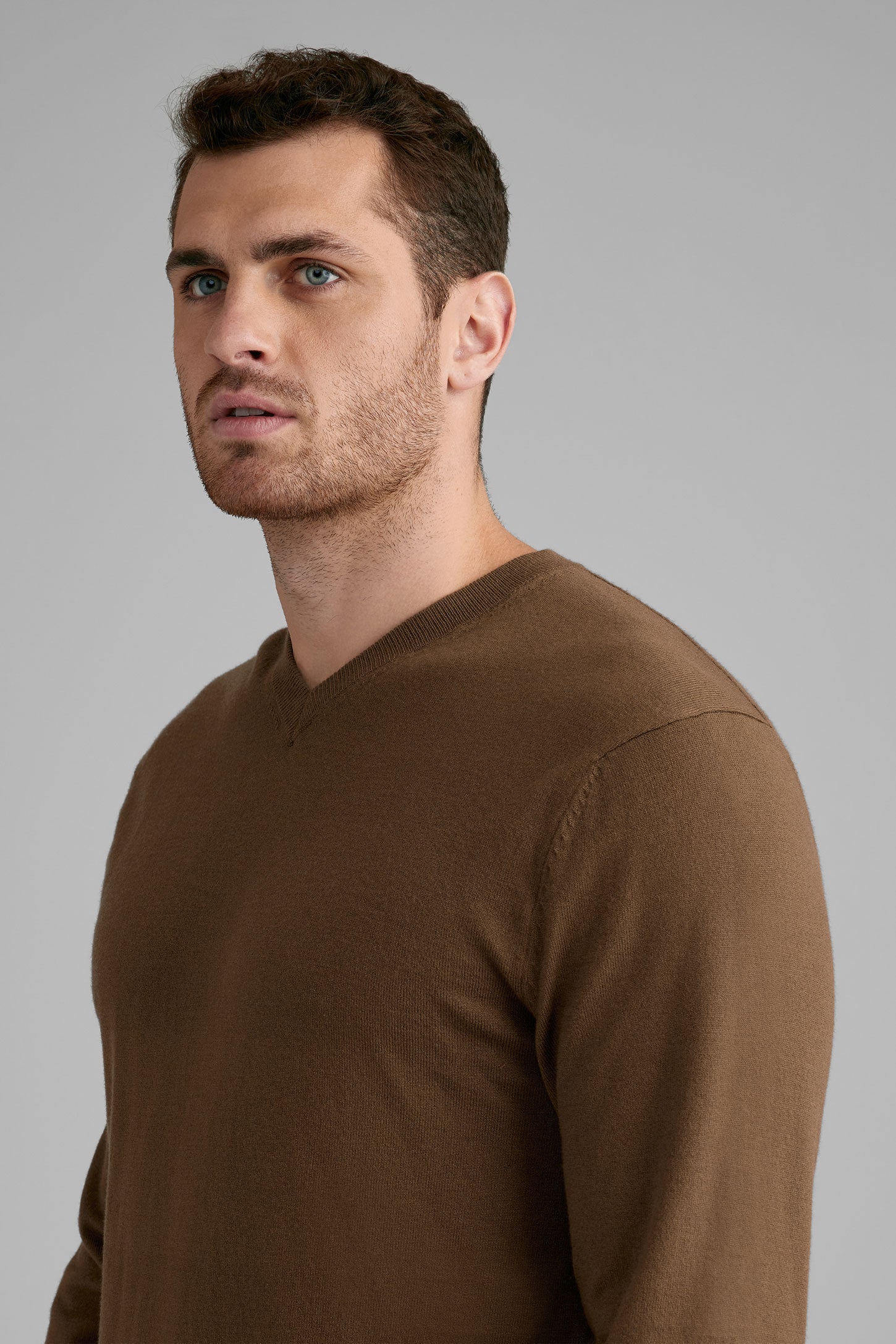 Chandail col en V en tricot - Homme && MARRON