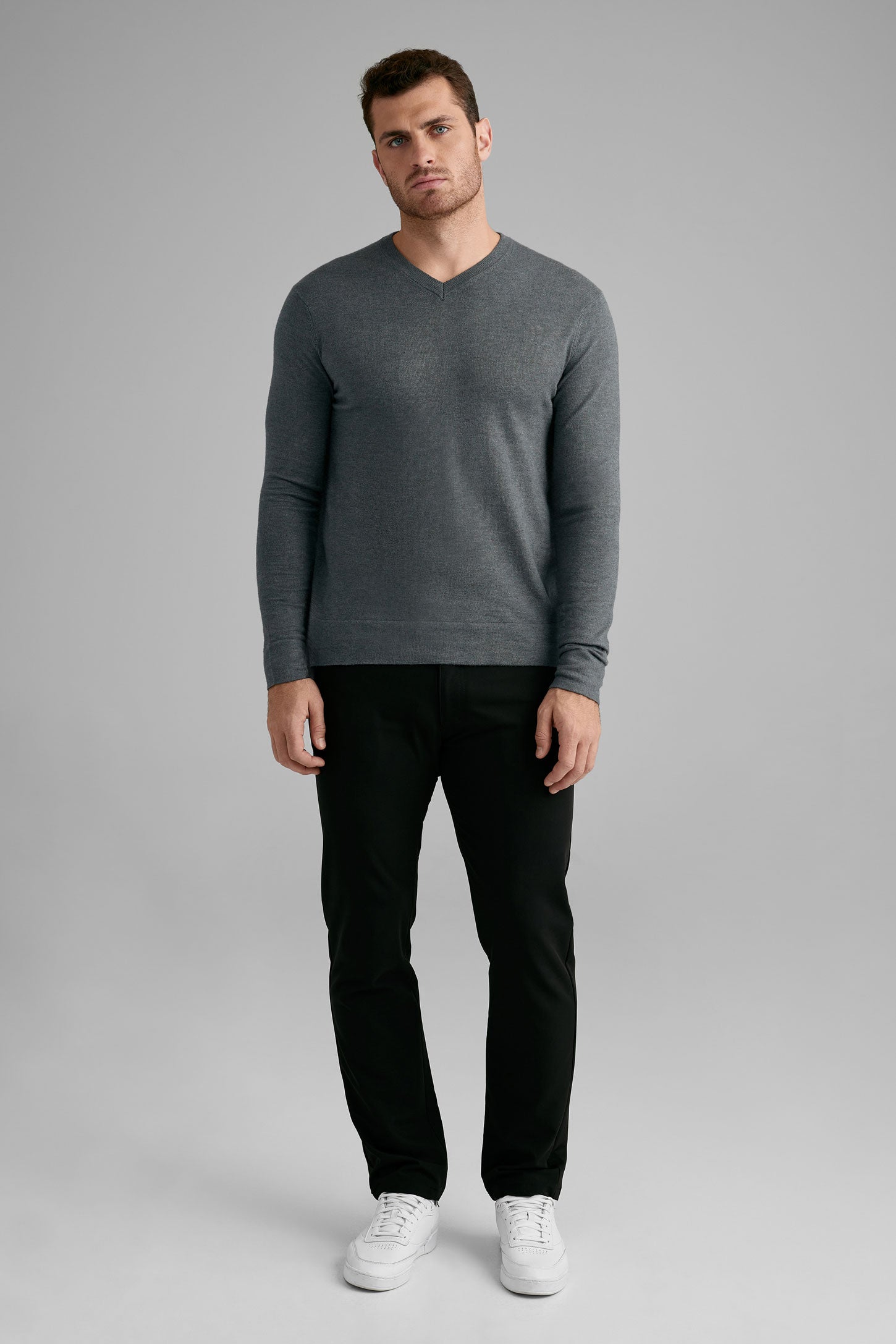 Chandail col en V en tricot - Homme && GRIS FONCE