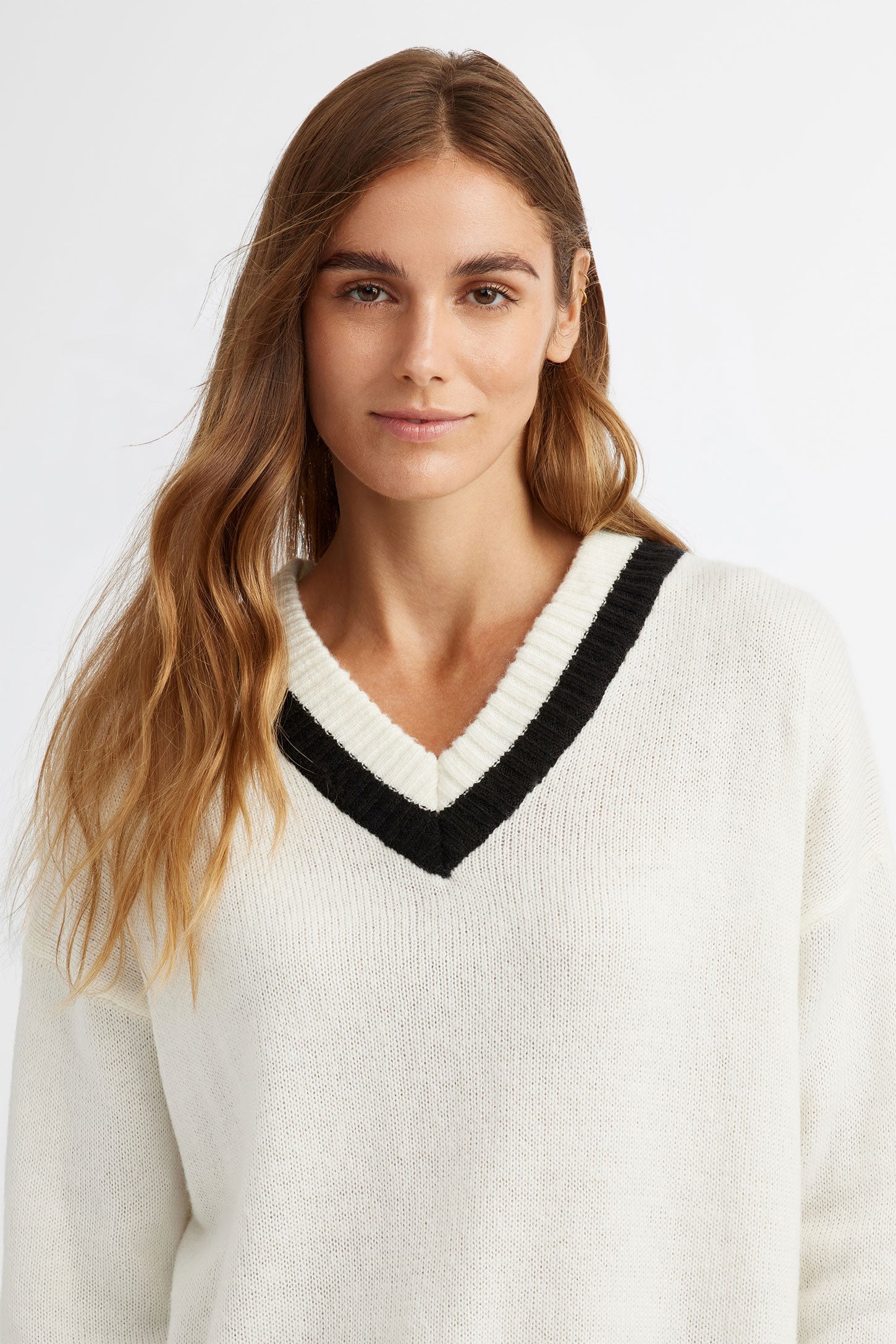 Chandail col en V en tricot, Chalet - Femme && BLANC CASSÉ