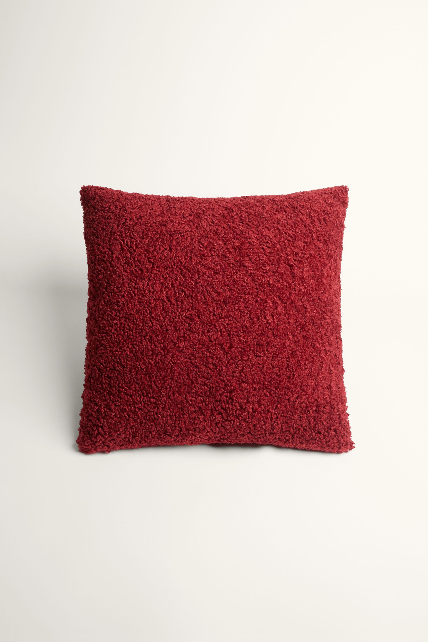 Coussin tricot bouclé 20x20'' - Maison && ROUGE