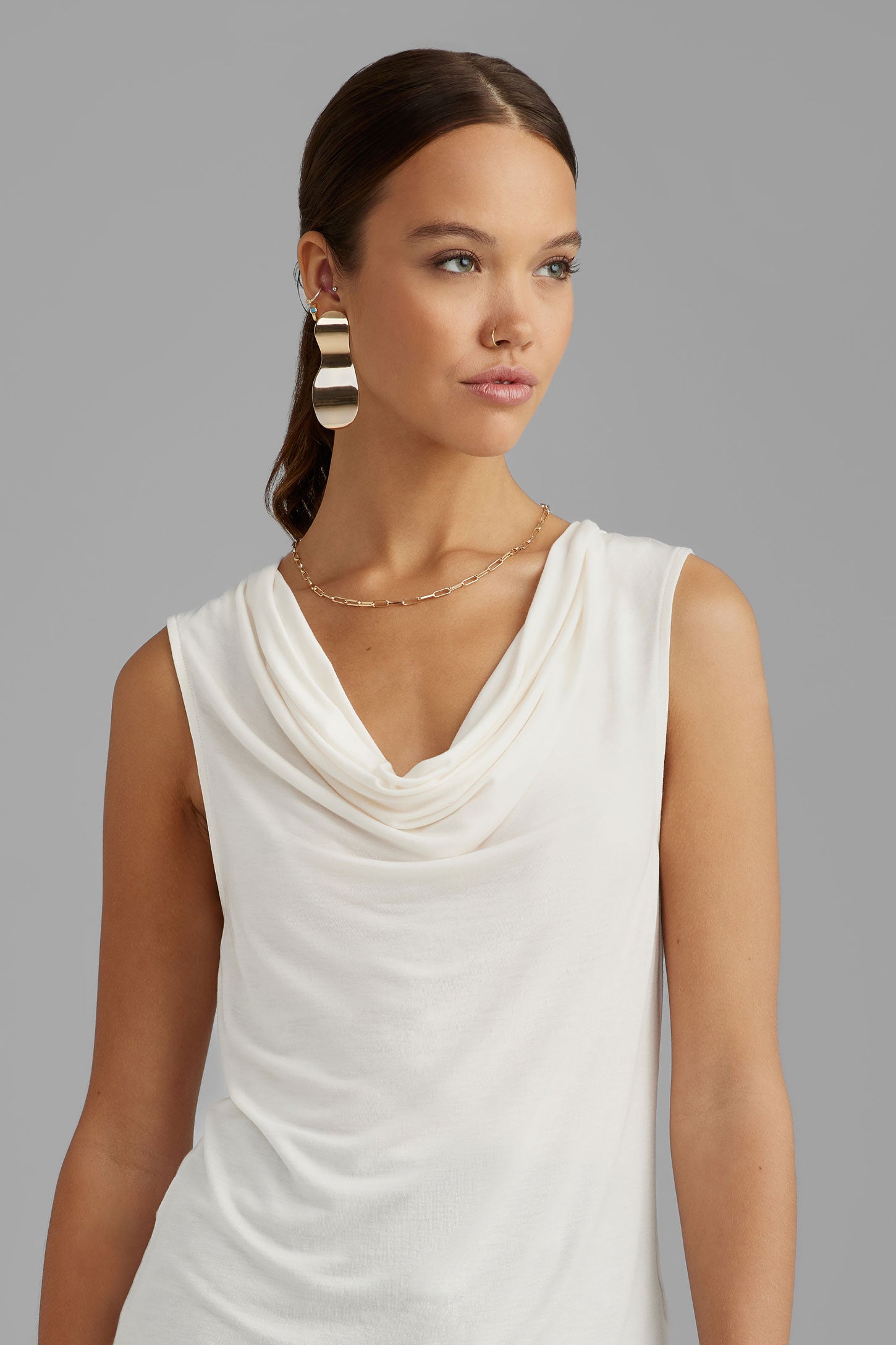 Camisole col baveux coupe semi-ajustée - Femme && BLANC CASSÉ