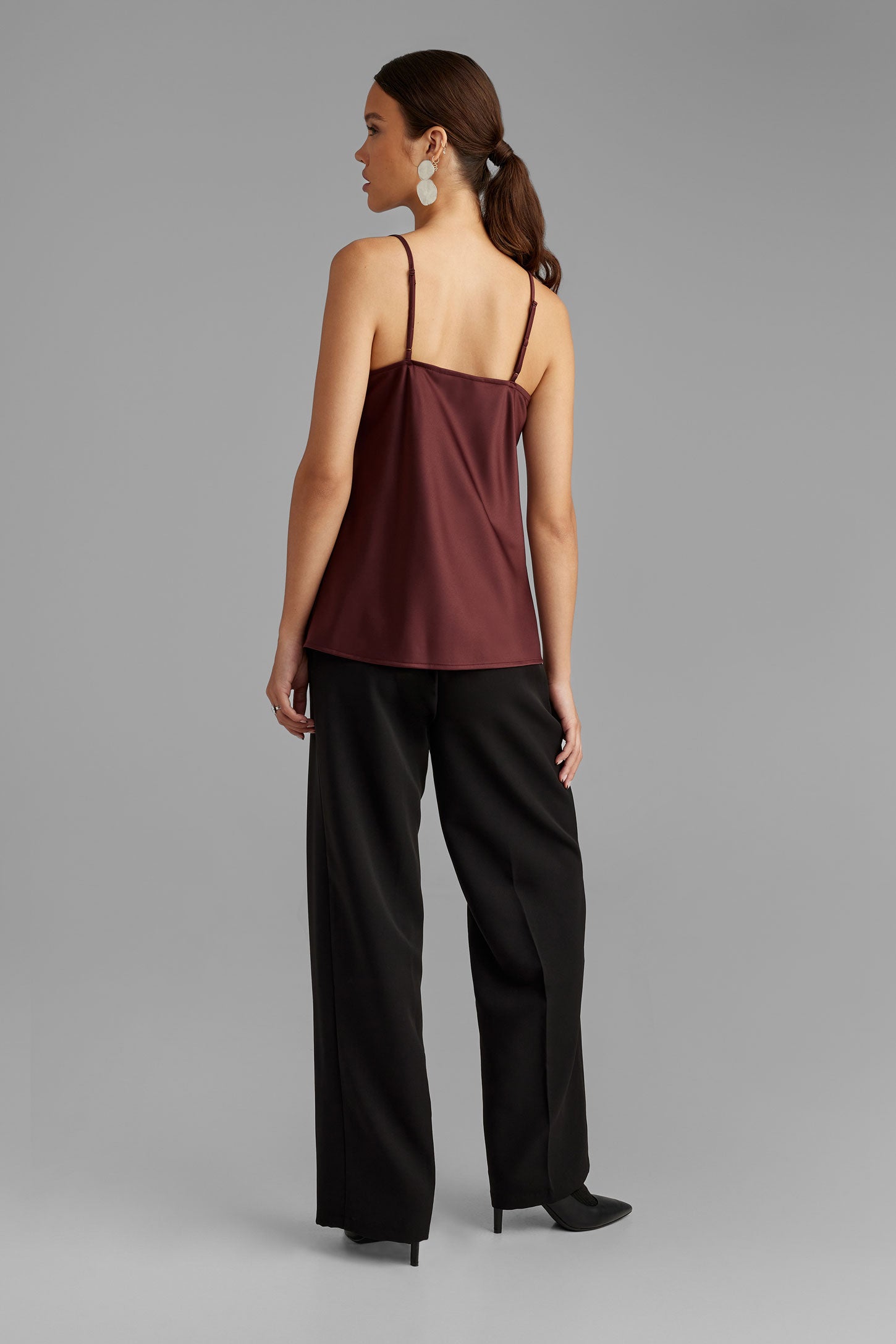 Camisole col baveux satinée - Femme && BRUN