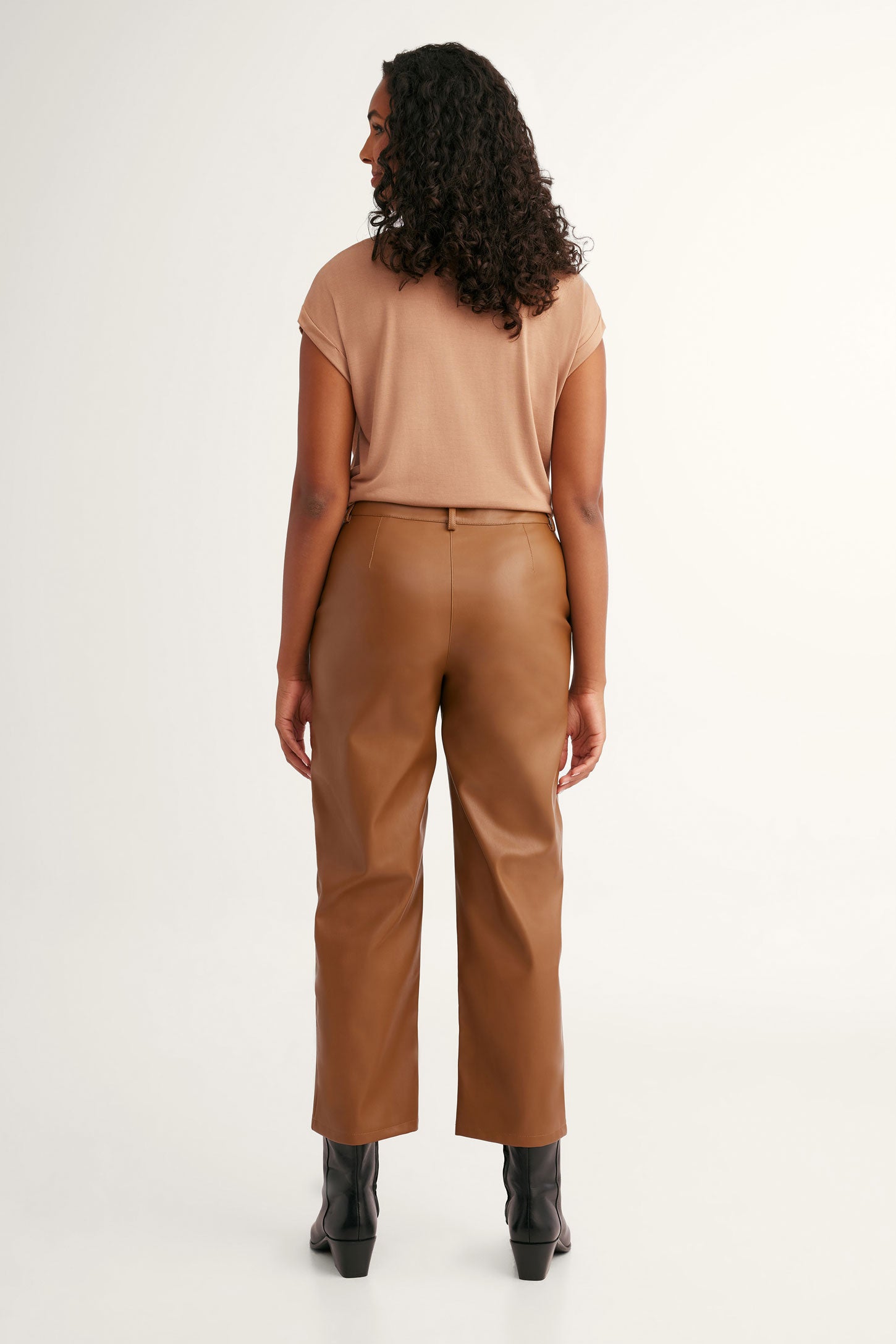 Pantalon jambe droite en cuir végane - Femme && BRUN