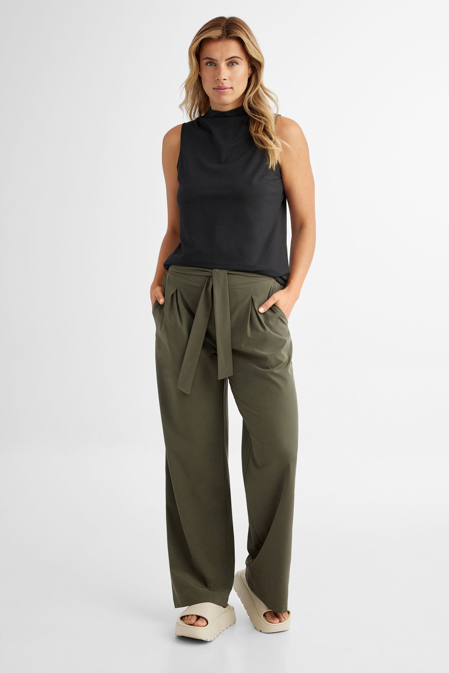 Pantalon à plis avec ceinture jambe évasée BM - Femme && SAUGE