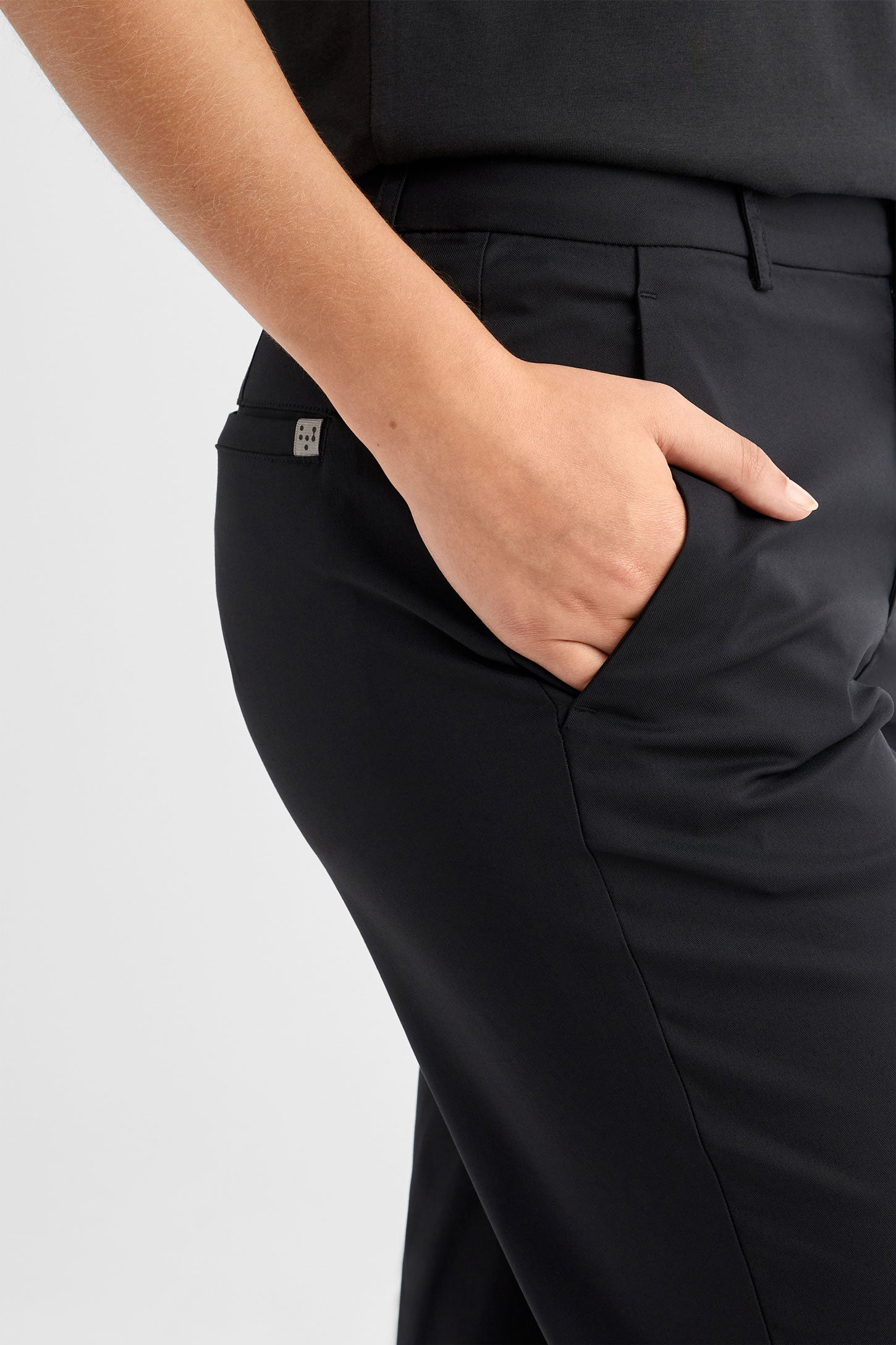 Pantalon coupe ajustée en twill extensible BM - Femme && NOIR